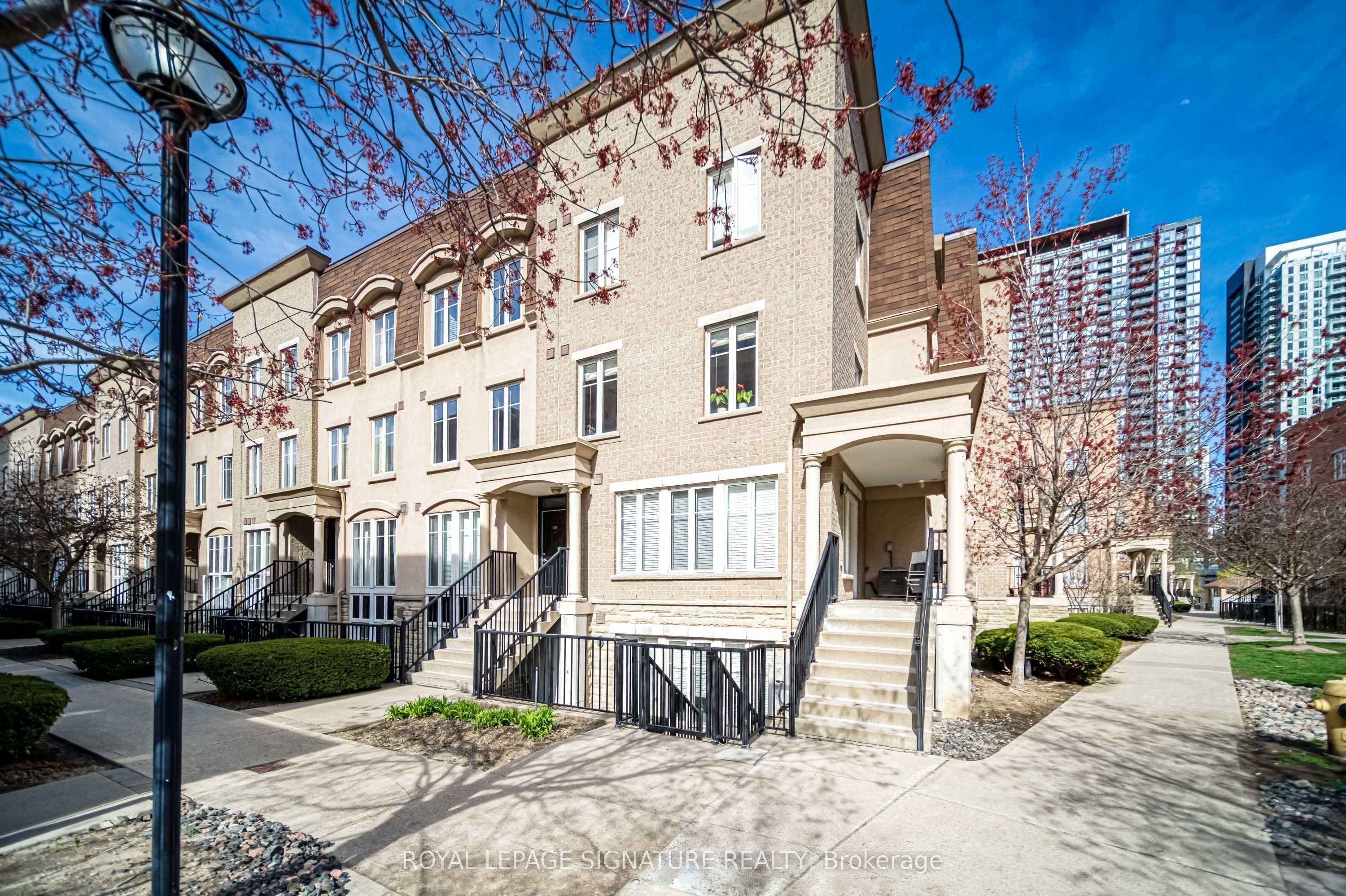 42 Western Battery Road 704, Toronto, ON M6K 3P1