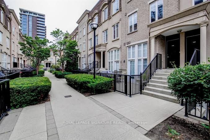 42 Western Battery Road 704, Toronto, ON M6K 3P1 photo 3
