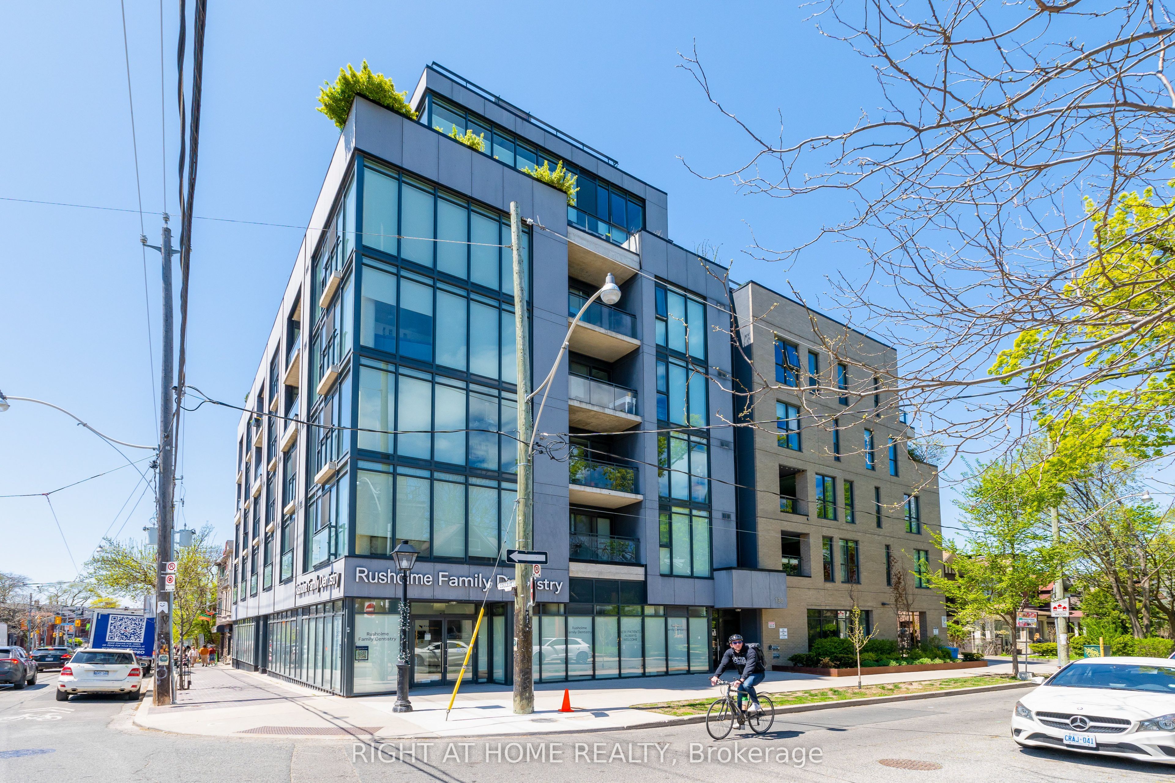 130 Rusholme Road 202, Toronto, ON M6H 2Y7
