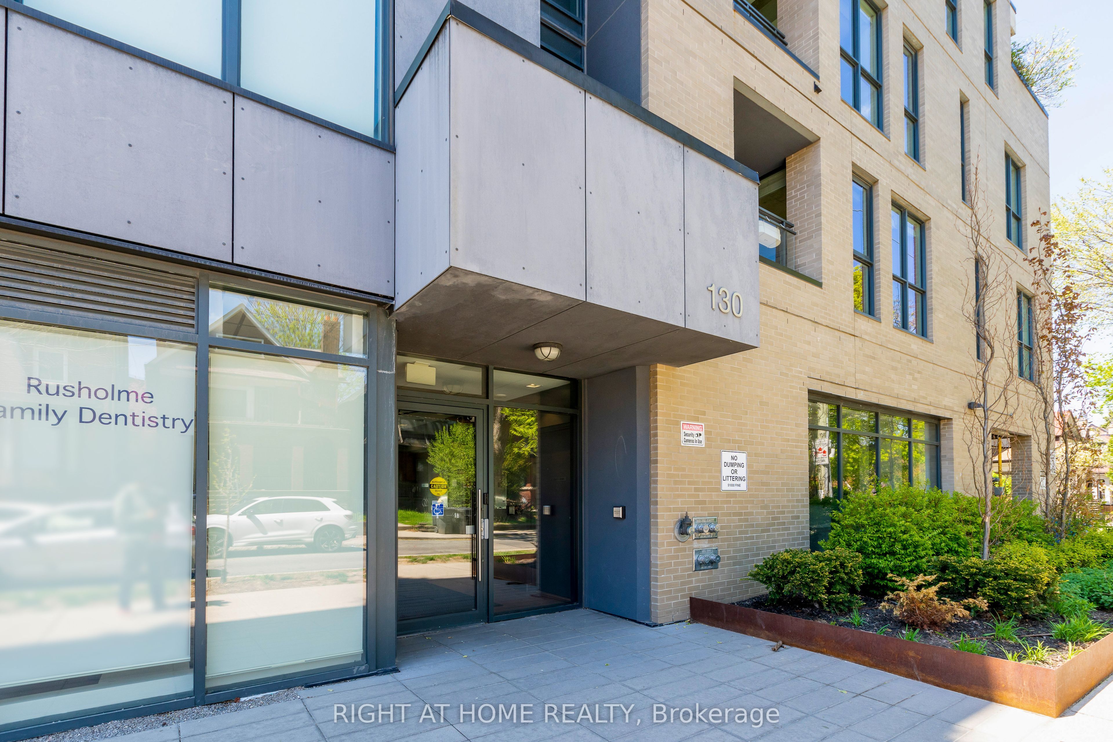 130 Rusholme Road 202, Toronto, ON M6H 2Y7 photo 2