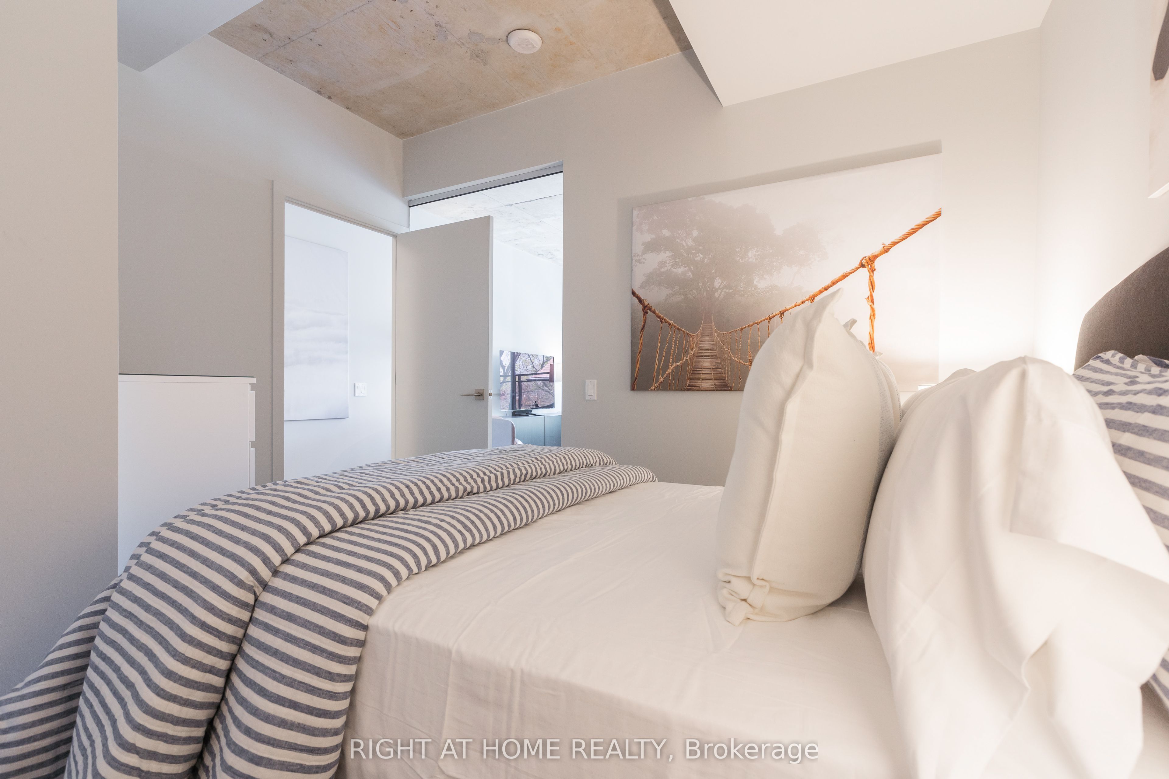 130 Rusholme Road 202, Toronto, ON M6H 2Y7 photo 5