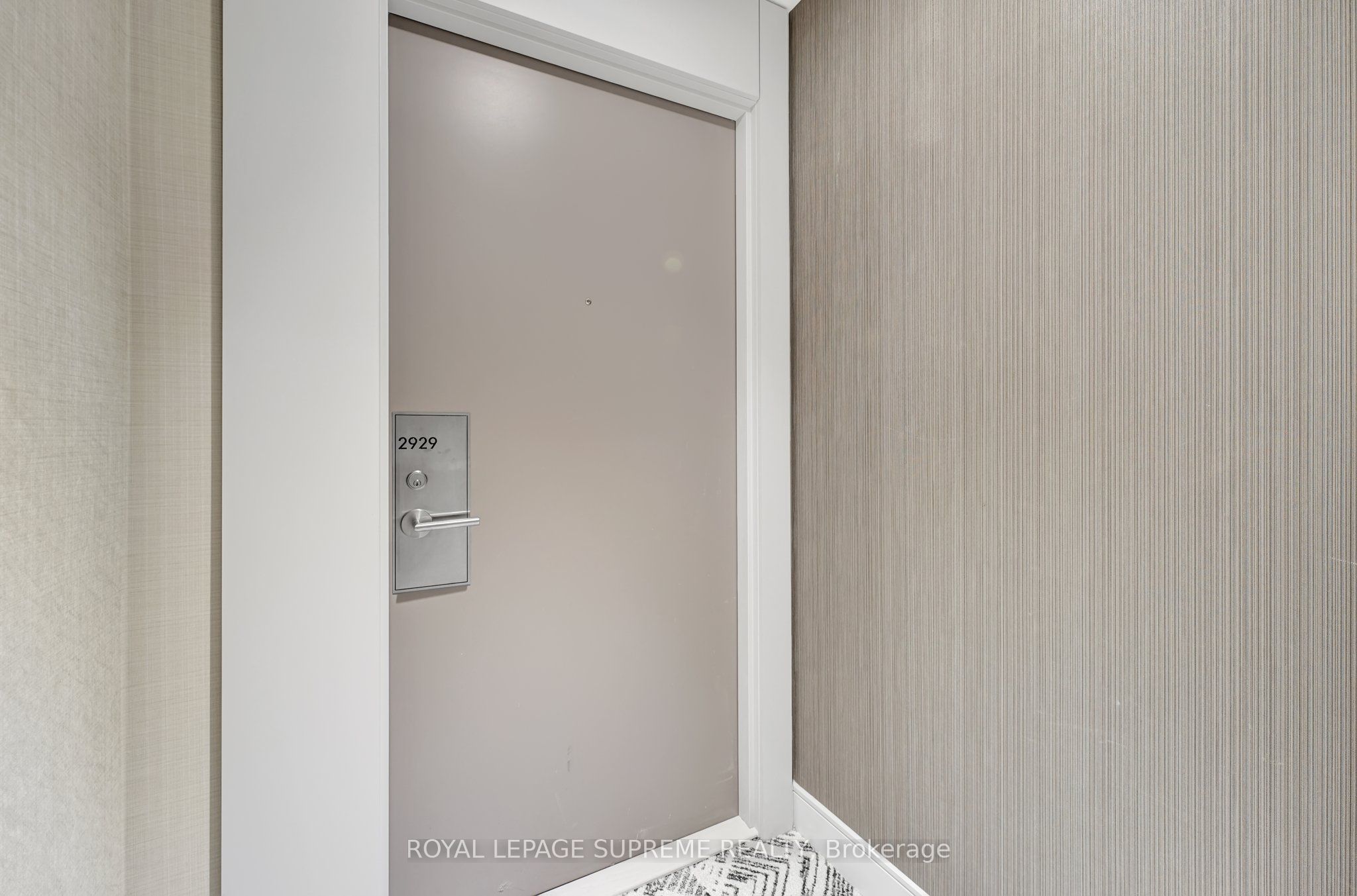28 Widmer Street 2929, Toronto, ON M5V 0T2