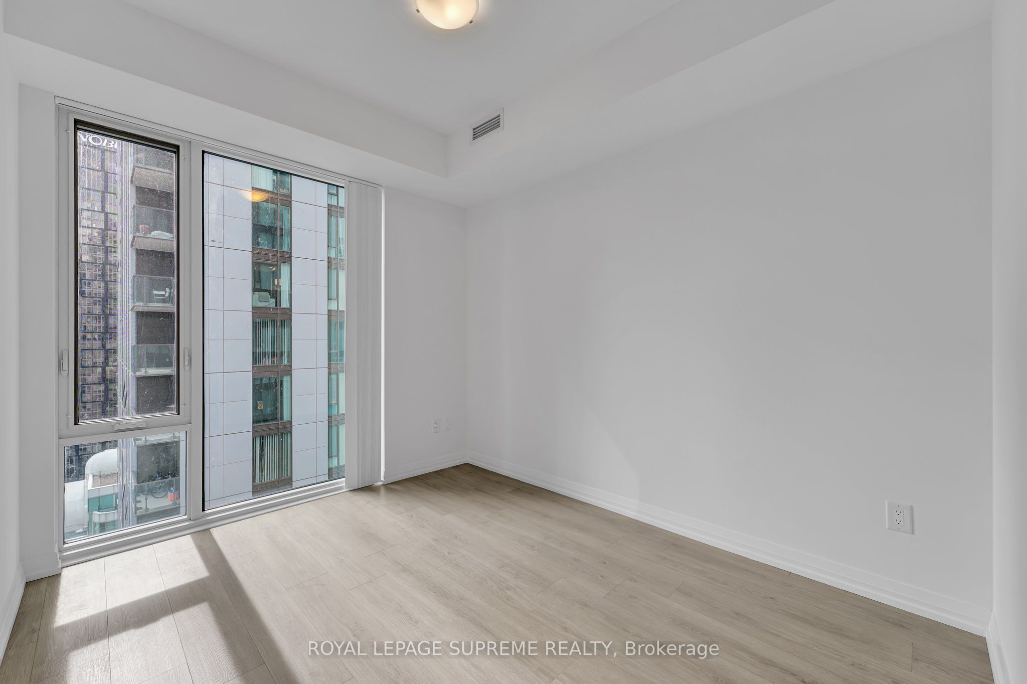 28 Widmer Street 2929, Toronto, ON M5V 0T2 photo 2