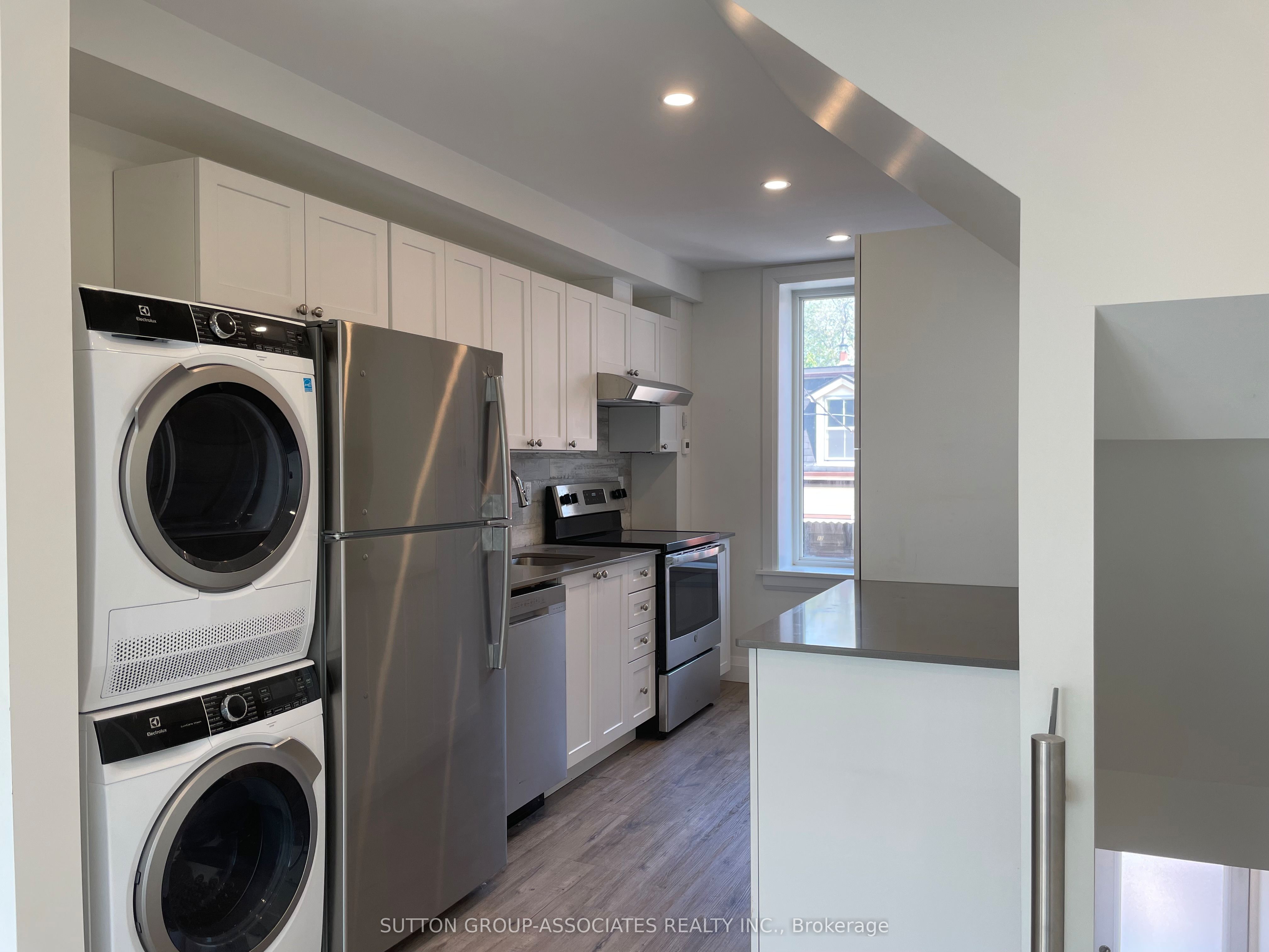 9 Whitaker Avenue 2, Toronto, ON M6J 1A2 photo 5