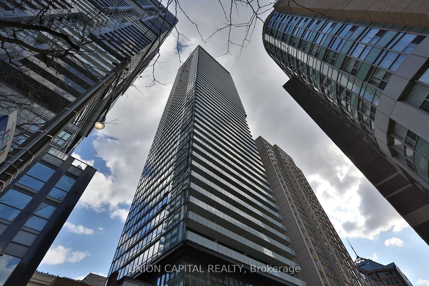 15 Grenville Street 4402, Toronto, ON M4Y 1A1