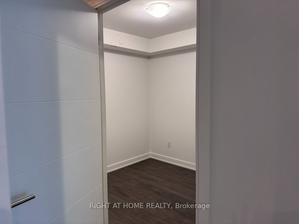 525 Adelaide Street W 1232, Toronto, ON M5V 0N7 photo 3
