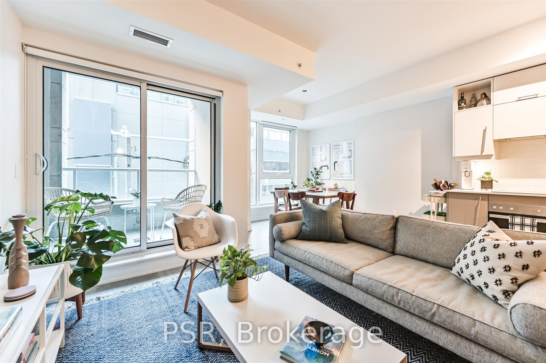 199 Richmond Street W 218, Toronto, ON M5V 0H4