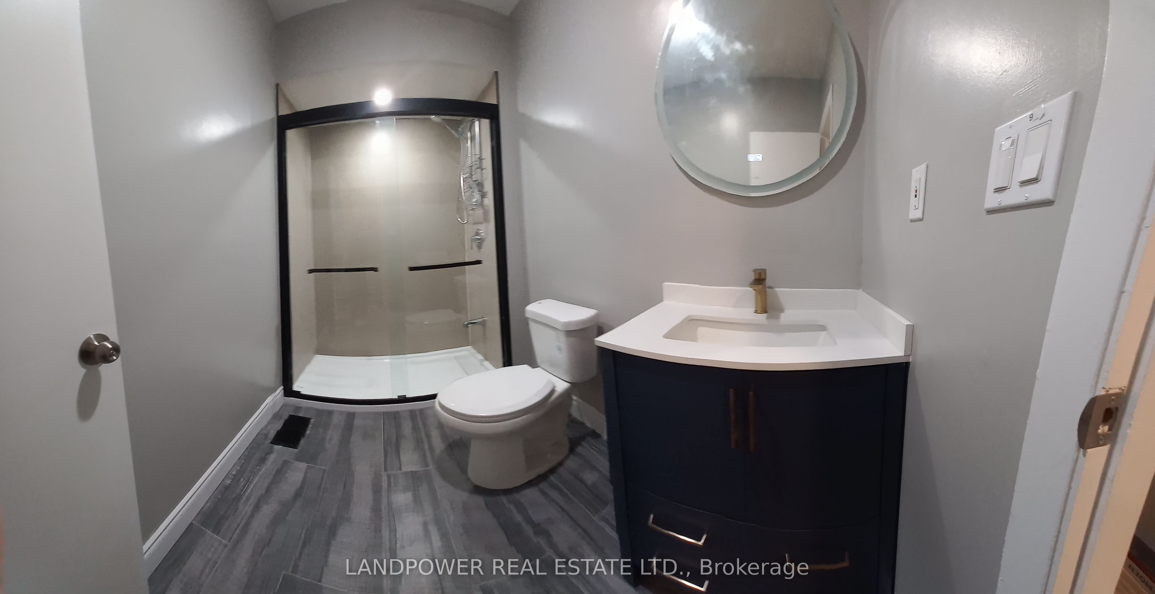 8 Clareville Crescent 3 bedrooms, Toronto, ON M2J 2C1 photo 3
