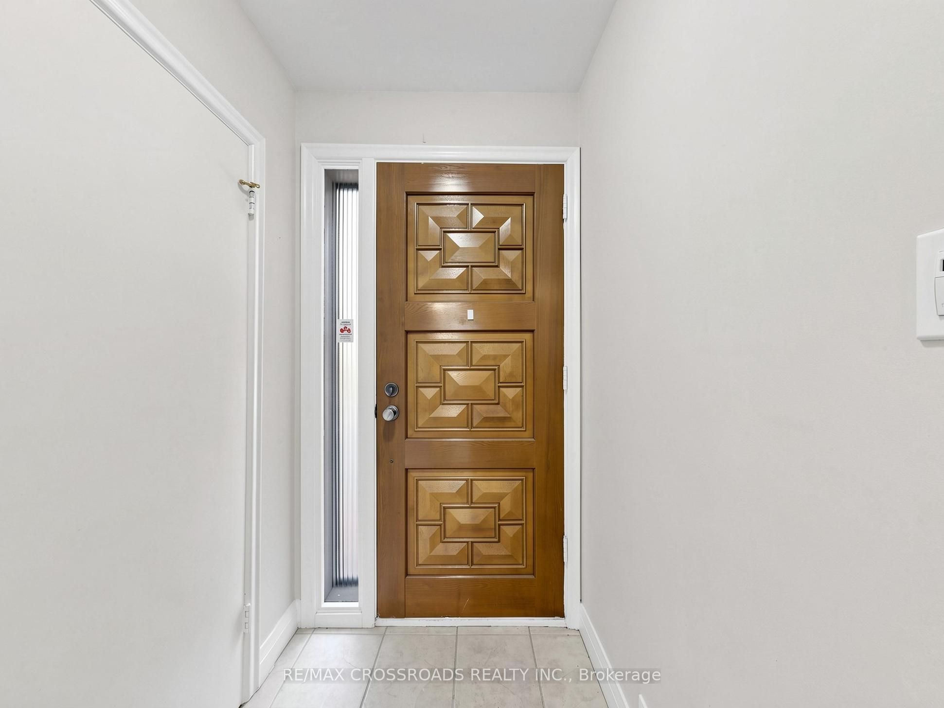 130 Betty Ann Drive, Toronto, ON M2N 1X4 photo 3