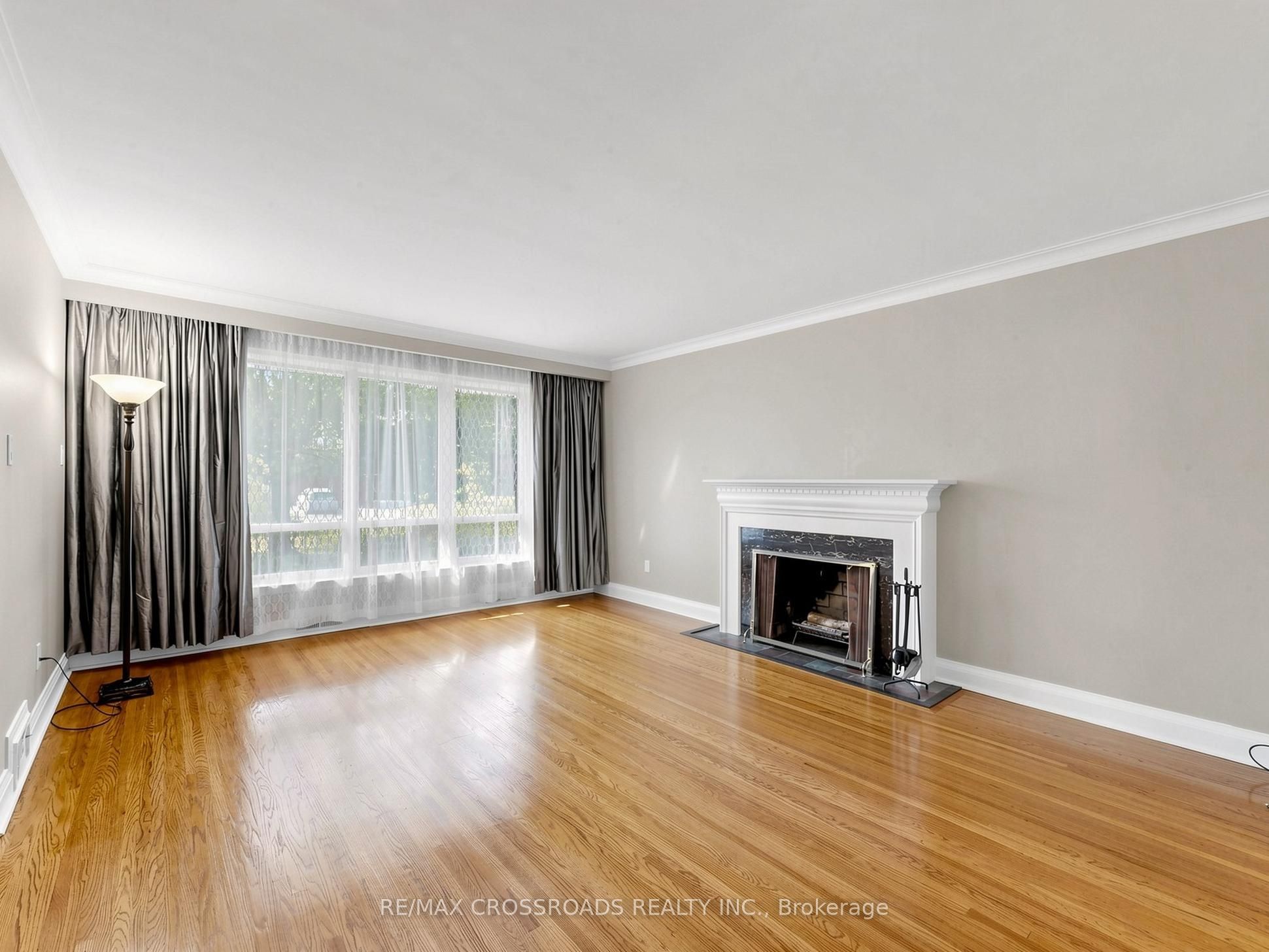 130 Betty Ann Drive, Toronto, ON M2N 1X4 photo 4