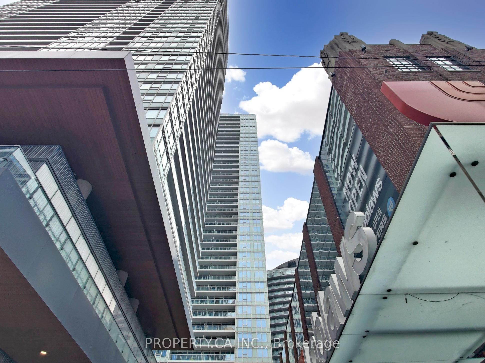 17 Bathurst Street 1209, Toronto, ON M5V 0N1 photo 2