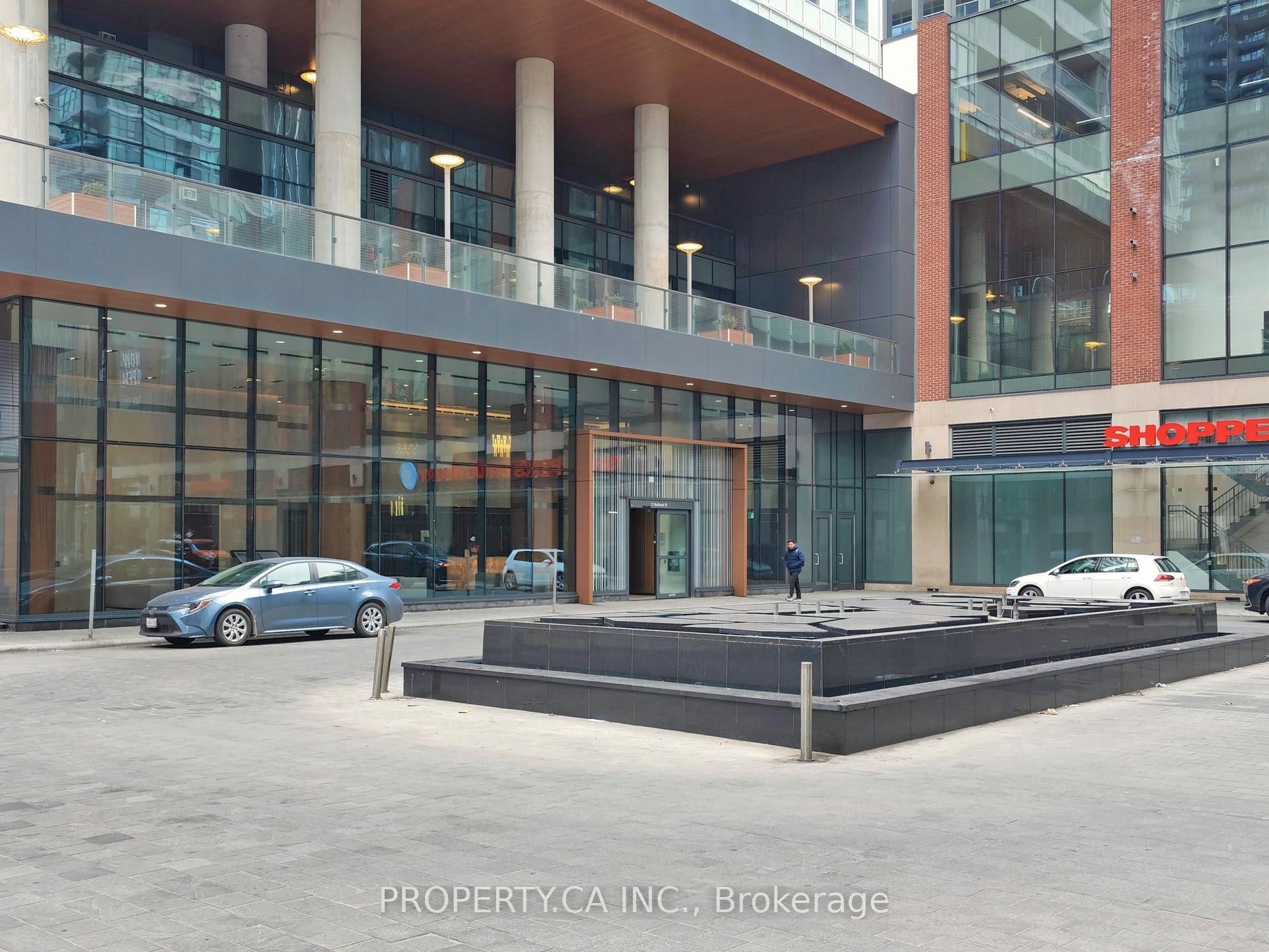 17 Bathurst Street 1209, Toronto, ON M5V 0N1 photo 3