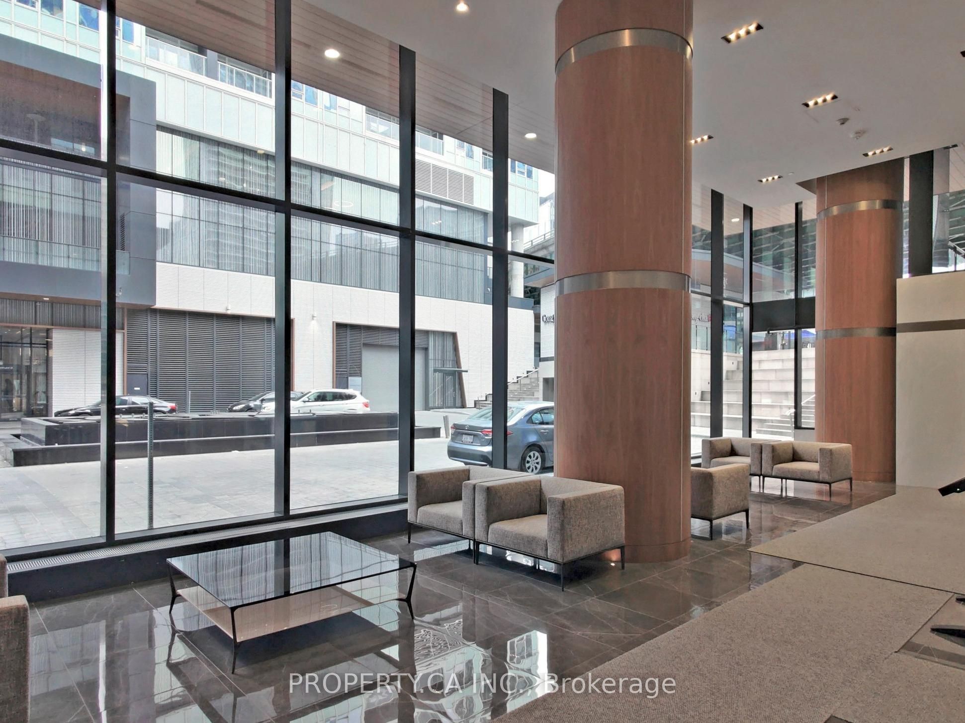 17 Bathurst Street 1209, Toronto, ON M5V 0N1 photo 5