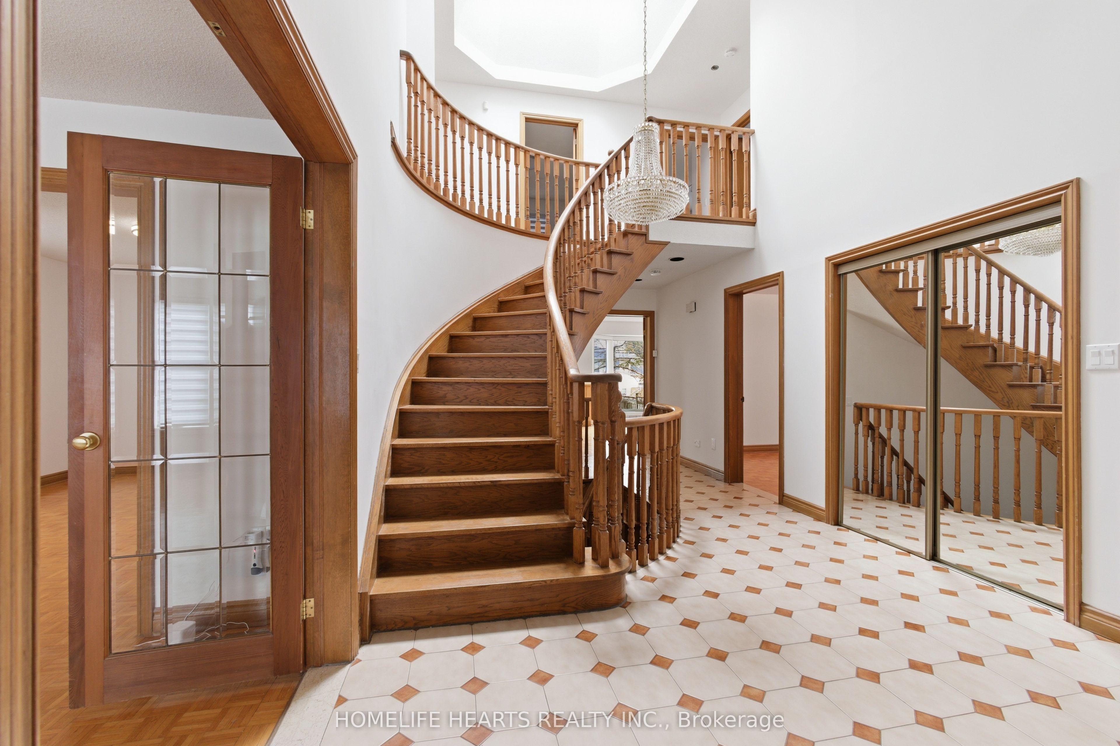 107 Pemberton Avenue, Toronto, ON M2M 1Y4 photo 2