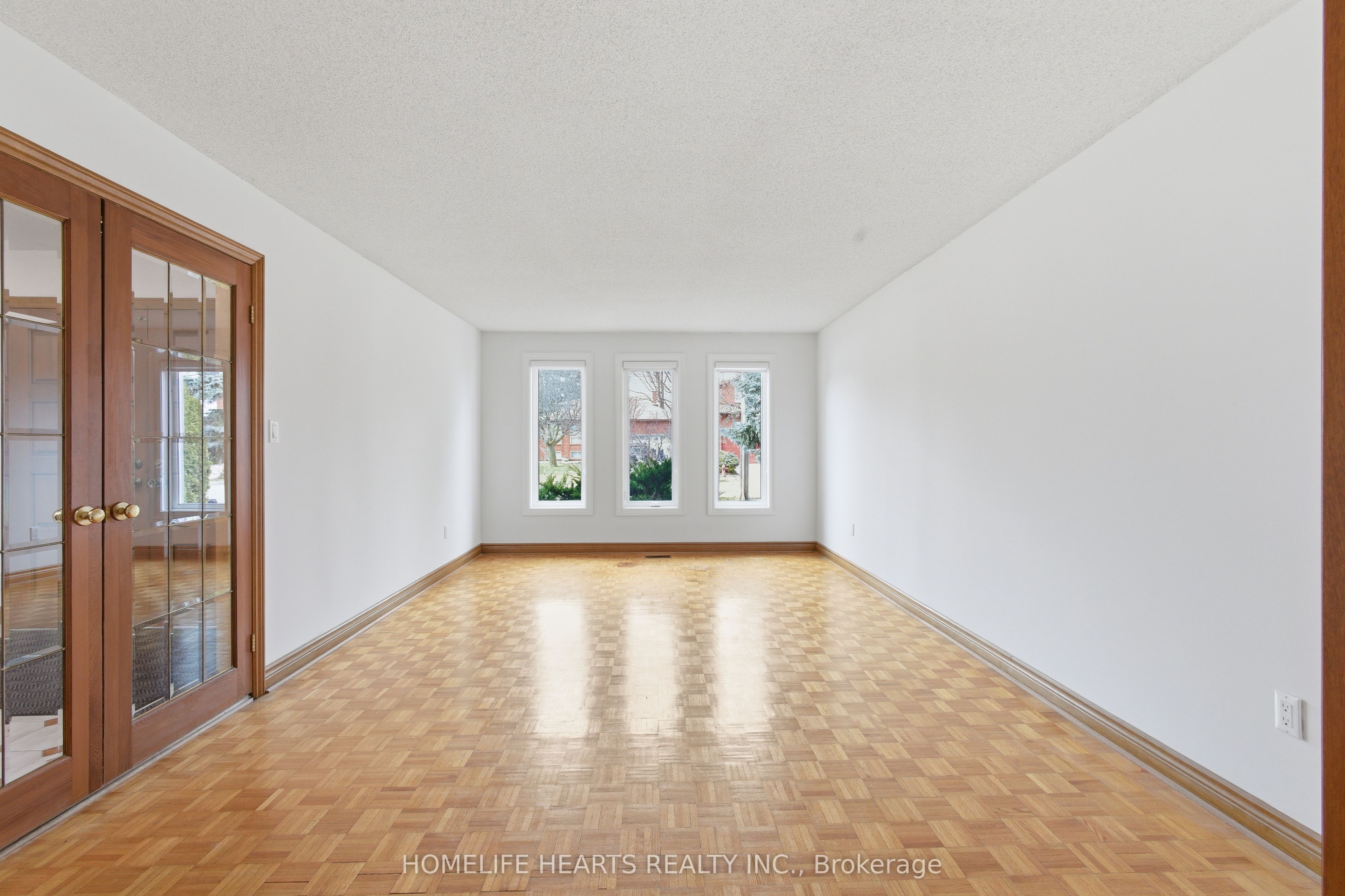 107 Pemberton Avenue, Toronto, ON M2M 1Y4 photo 5