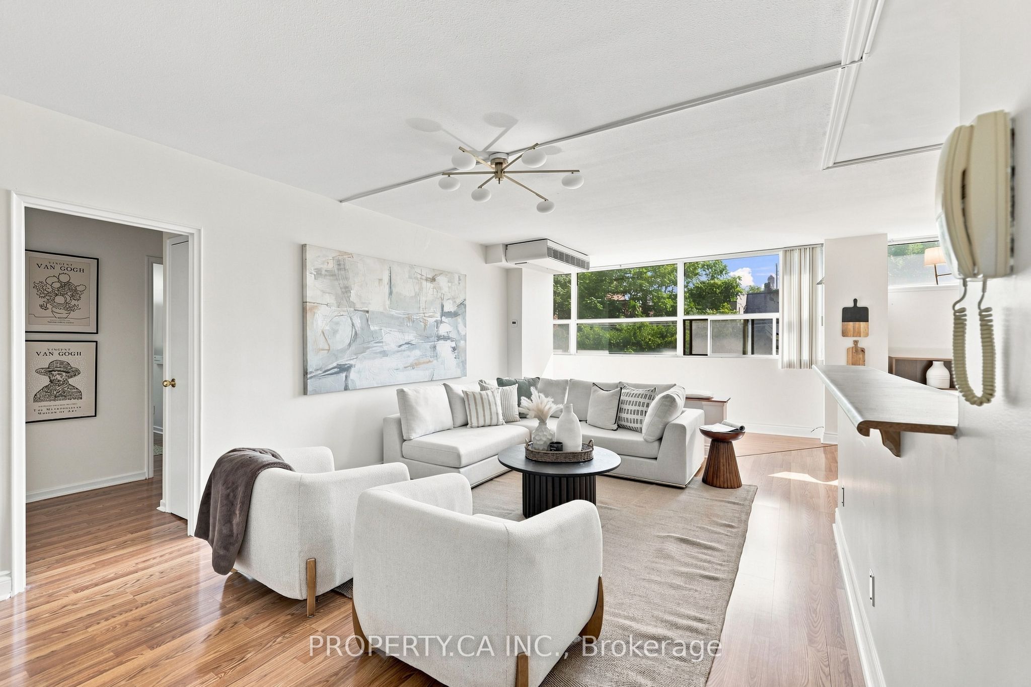 60 Montclair Avenue 202, Toronto, ON M5P 1P7 photo 2