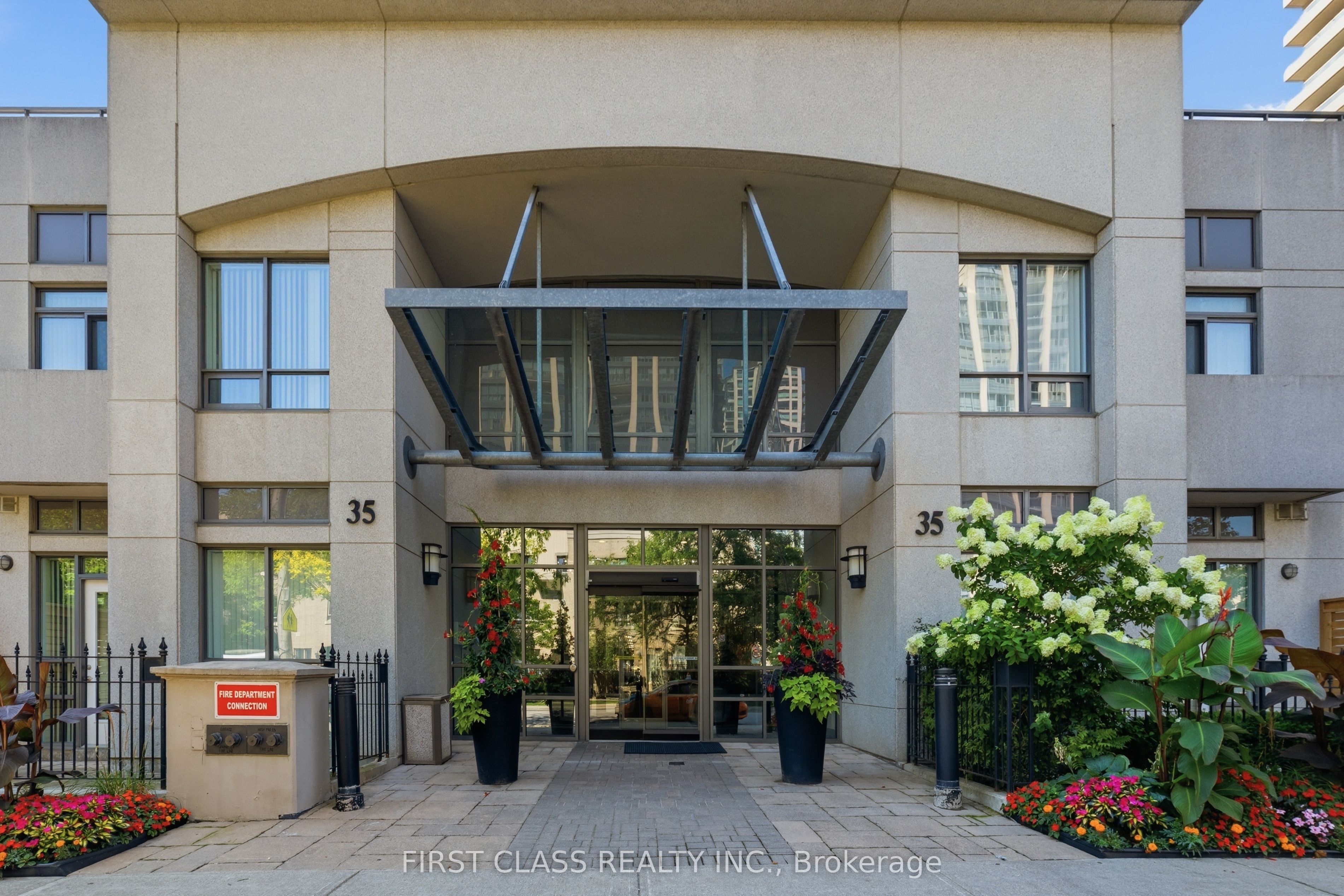 35 Hollywood Avenue 922, Toronto, ON M2N 0A9 photo 2