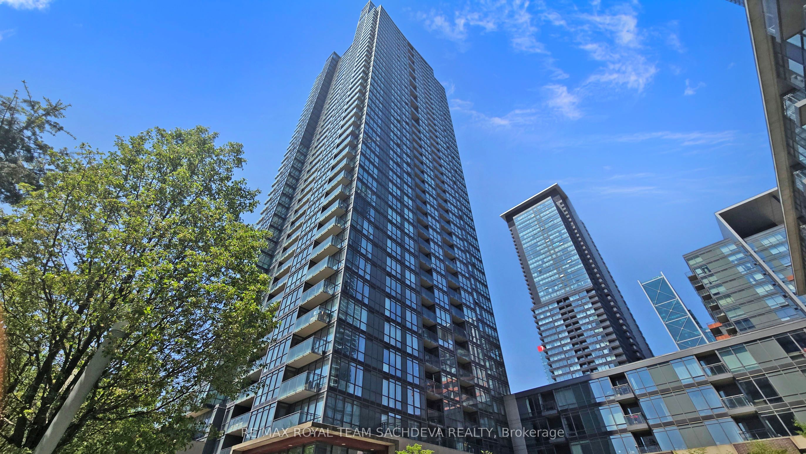 15 Fort York Boulevard 1610, Toronto, ON M5V 3Y4