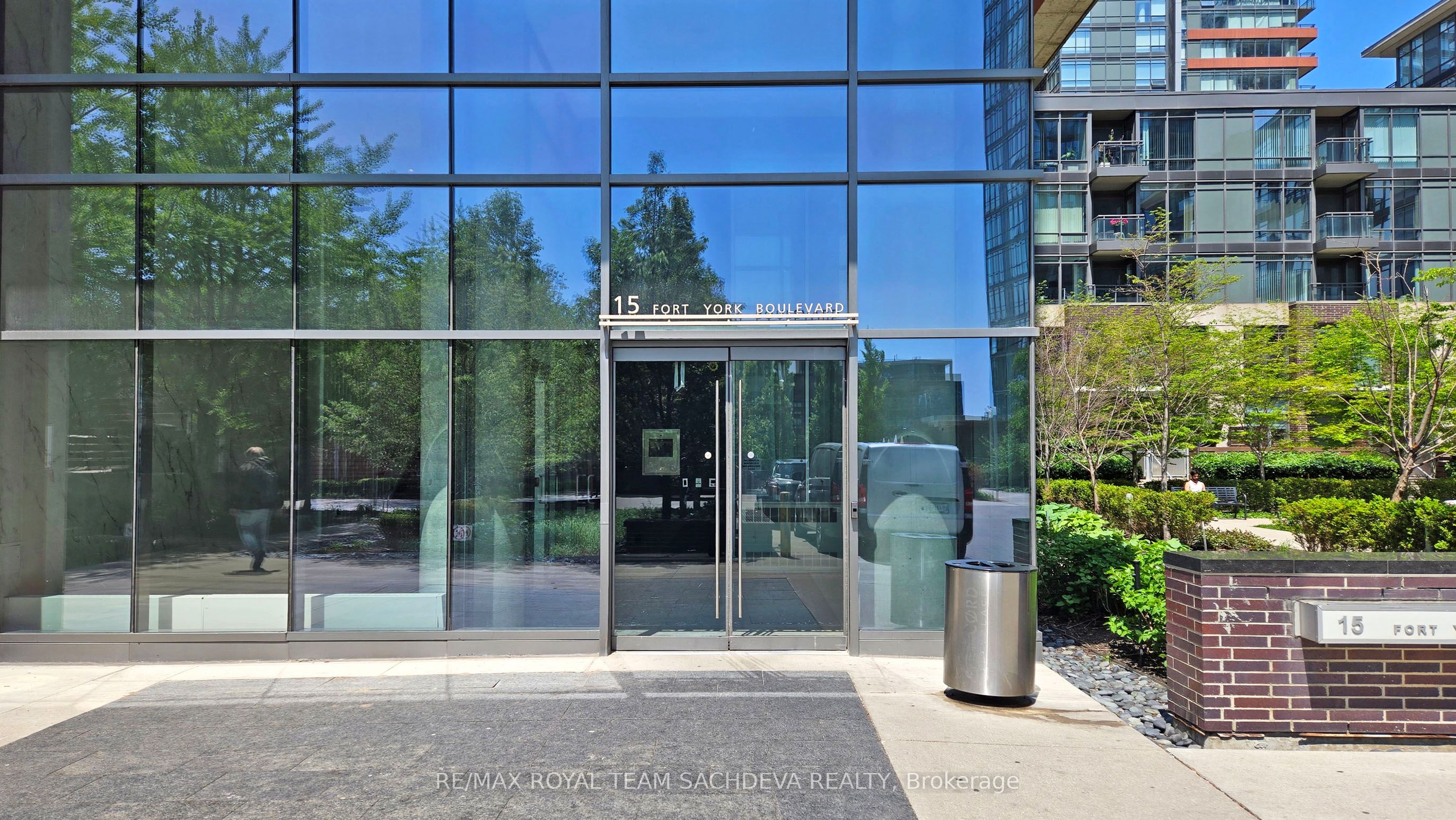 15 Fort York Boulevard 1610, Toronto, ON M5V 3Y4 photo 2