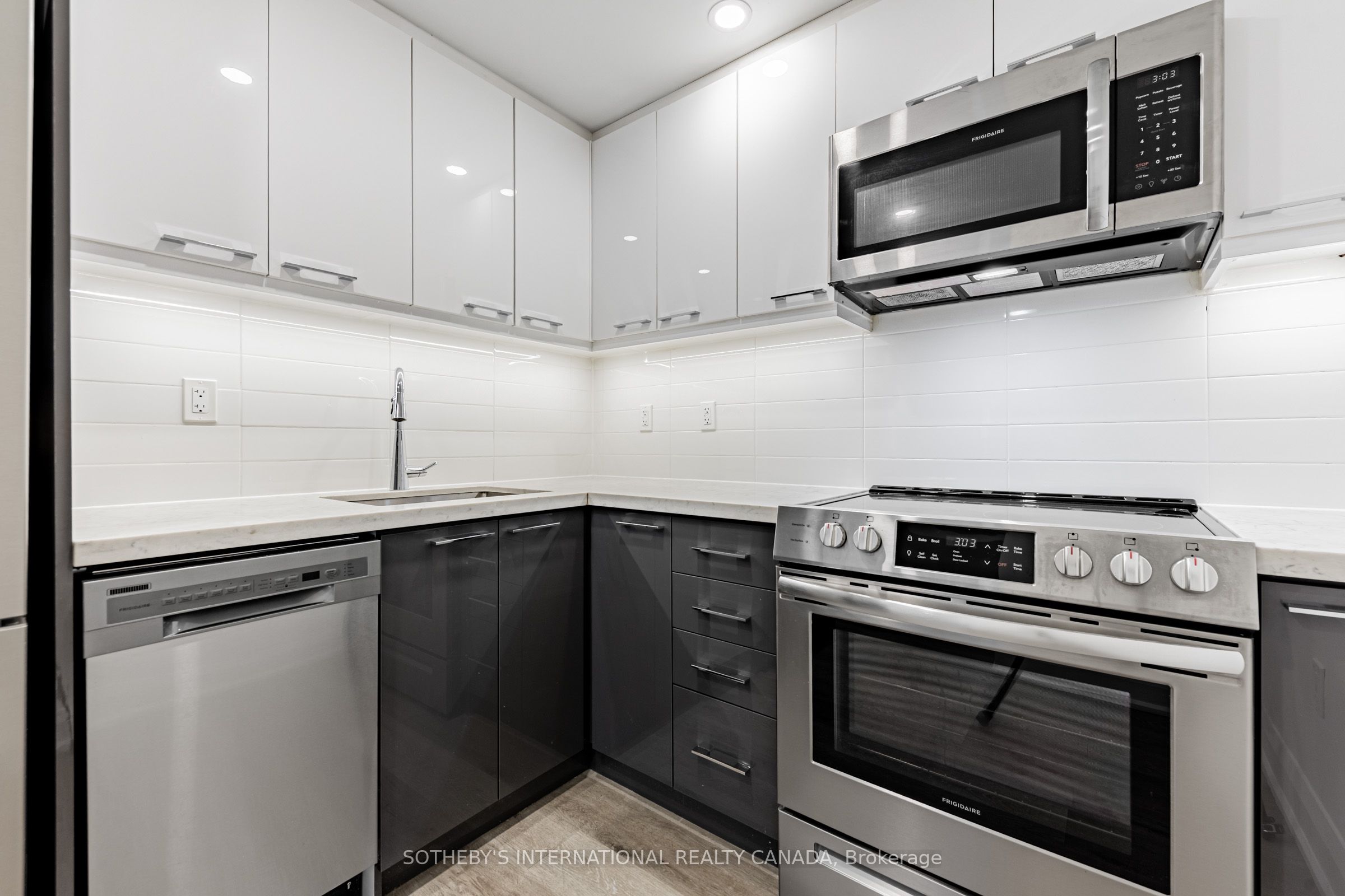 191 Sherbourne Street 1502, Toronto, ON M5A 3X1 photo 2