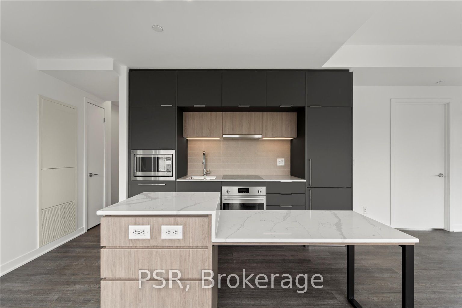 185 Alberta Avenue 312, Toronto, ON M6C 0A5 photo 2