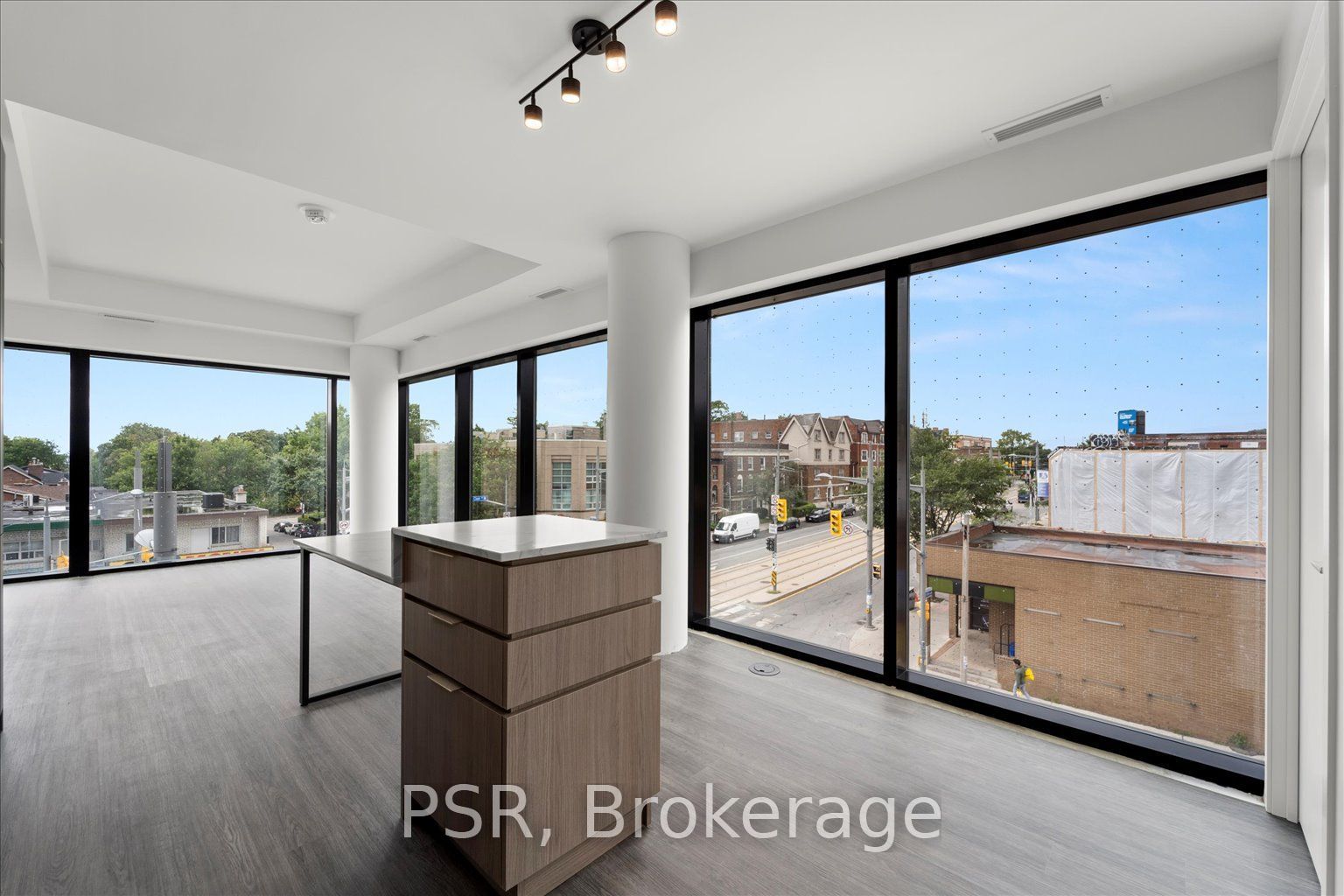 185 Alberta Avenue 312, Toronto, ON M6C 0A5 photo 3