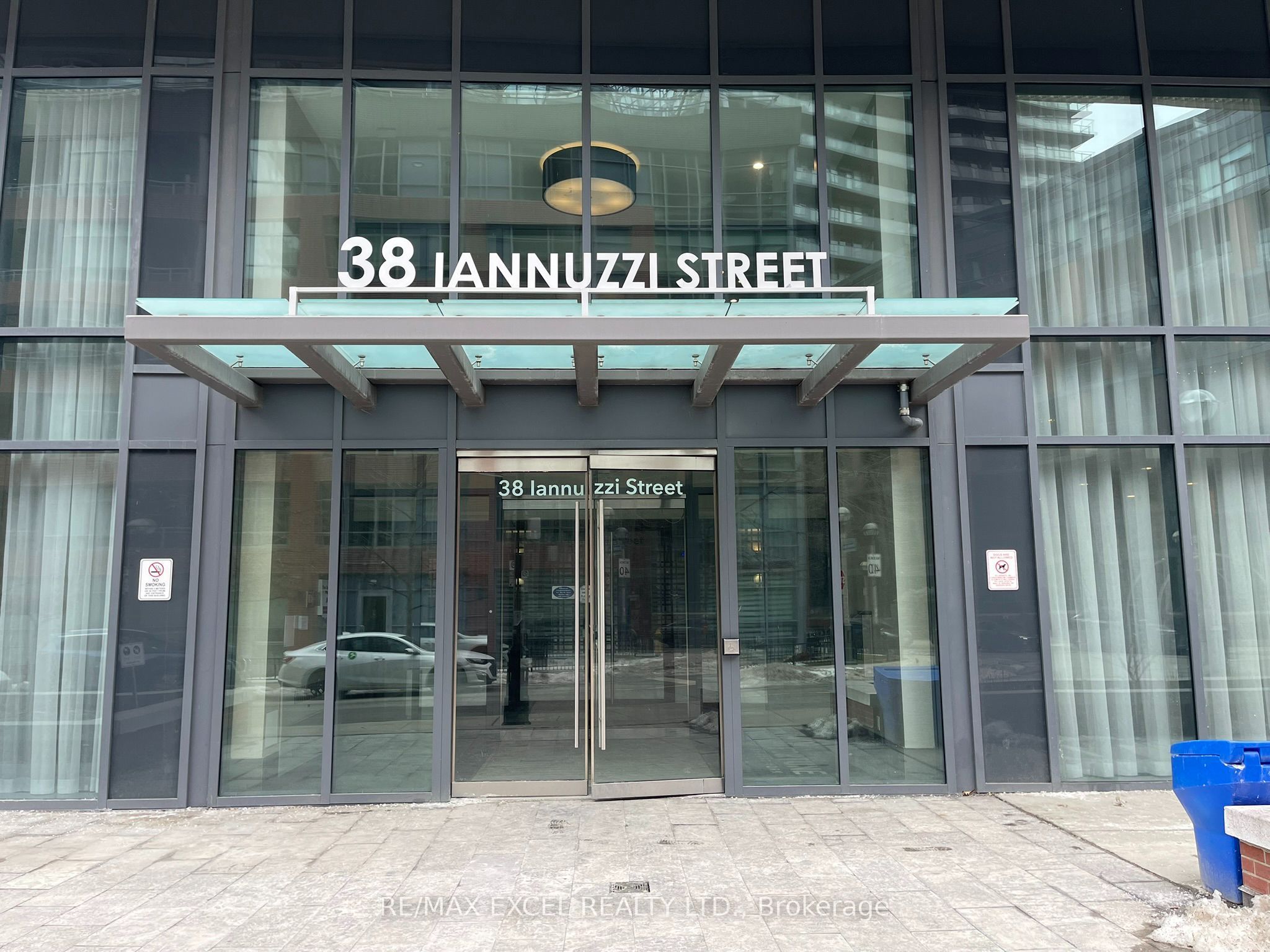 38 Iannuzzi Street 1503, Toronto, ON M5V 0S2 photo 2