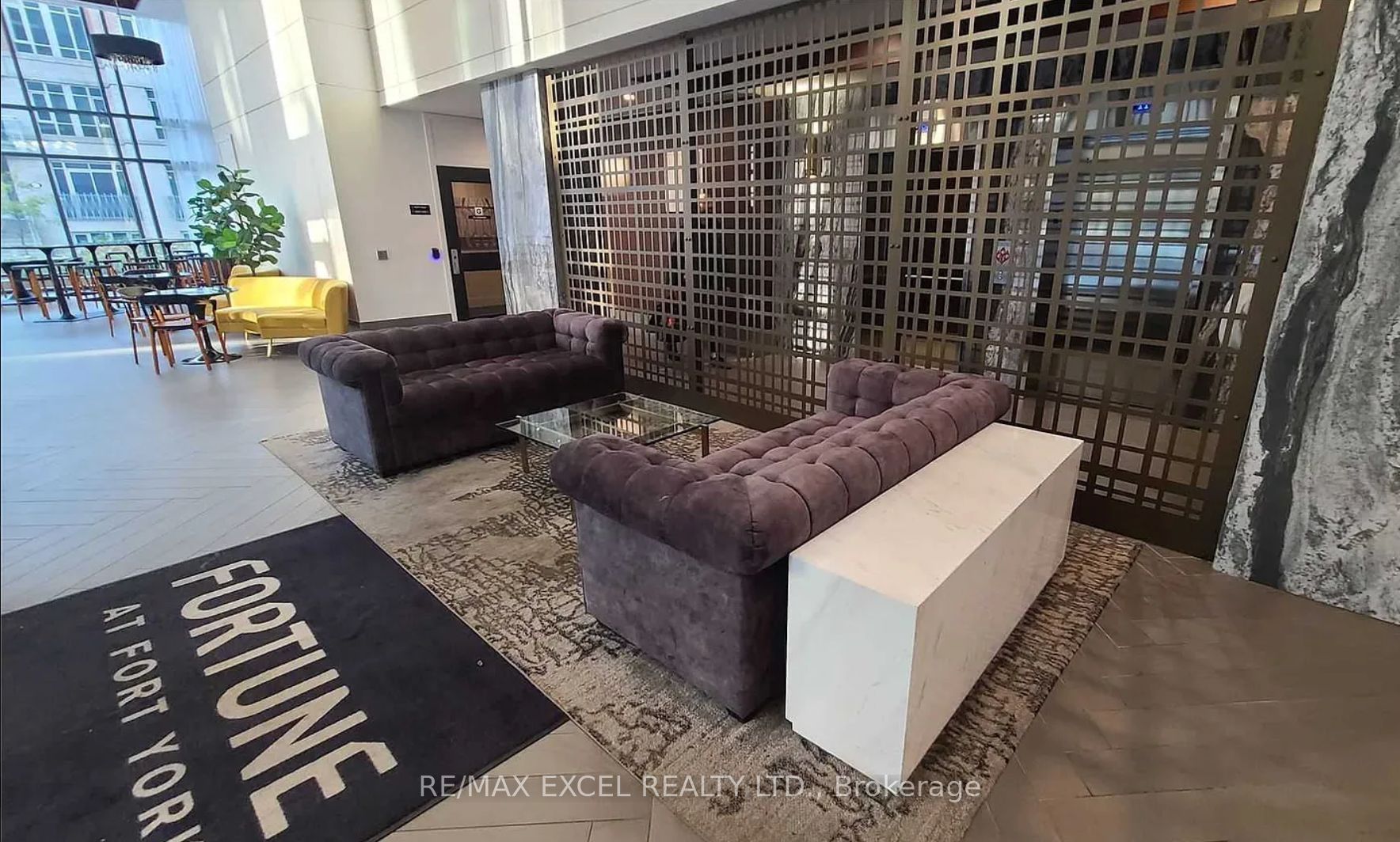 38 Iannuzzi Street 1503, Toronto, ON M5V 0S2 photo 3