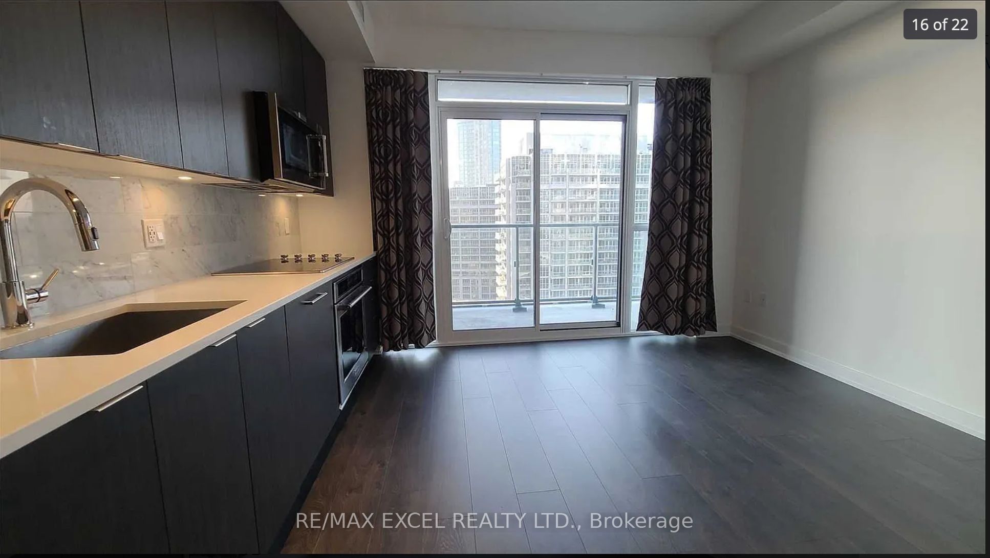 38 Iannuzzi Street 1503, Toronto, ON M5V 0S2 photo 5