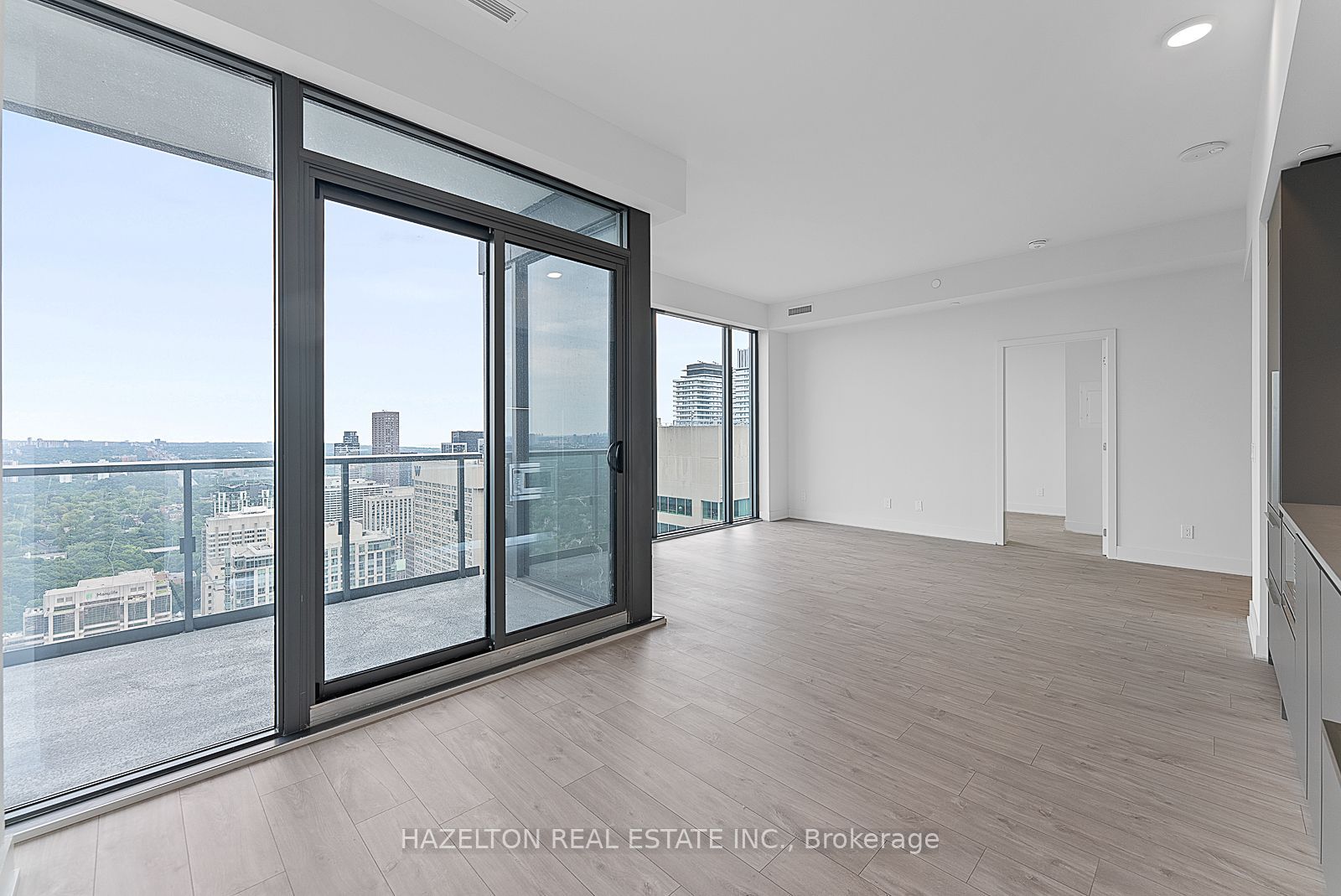 8 Cumberland Street 4307, Toronto, ON M4W 0B6 photo 5