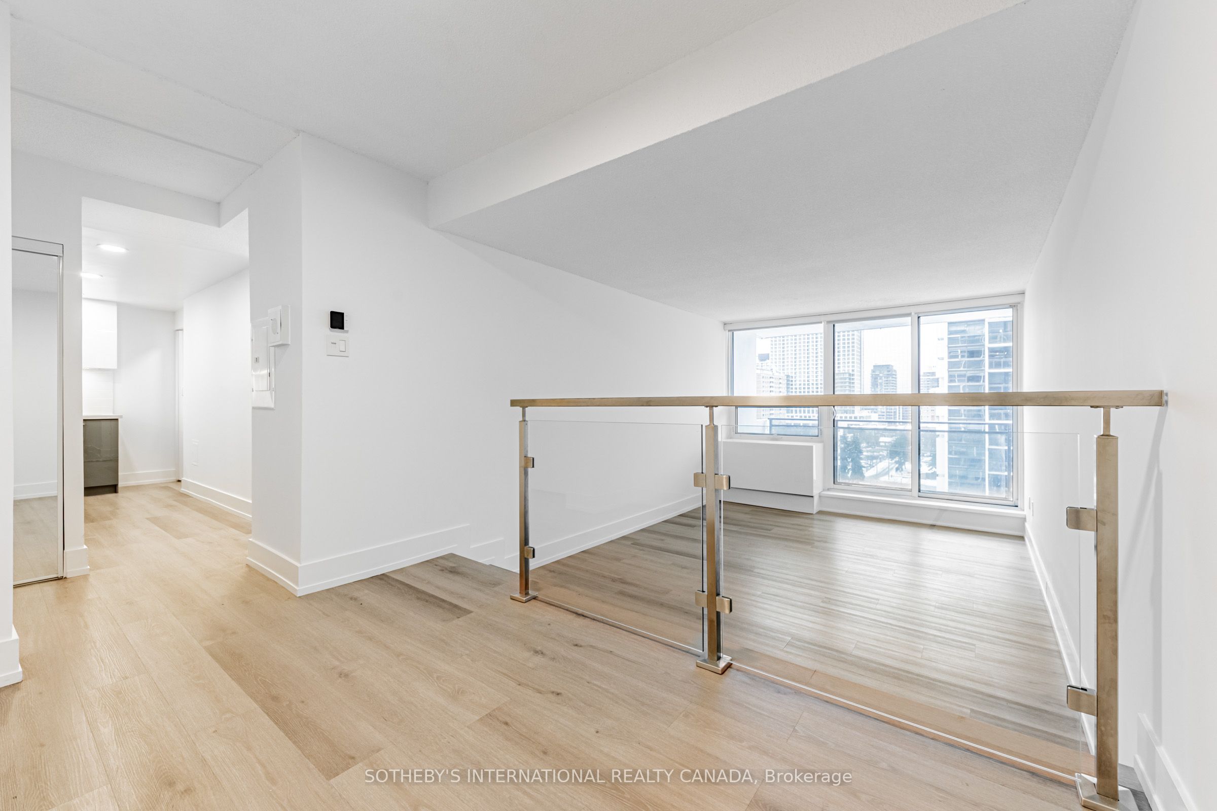 201 Sherbourne Street N1505, Toronto, ON M5A 3X1