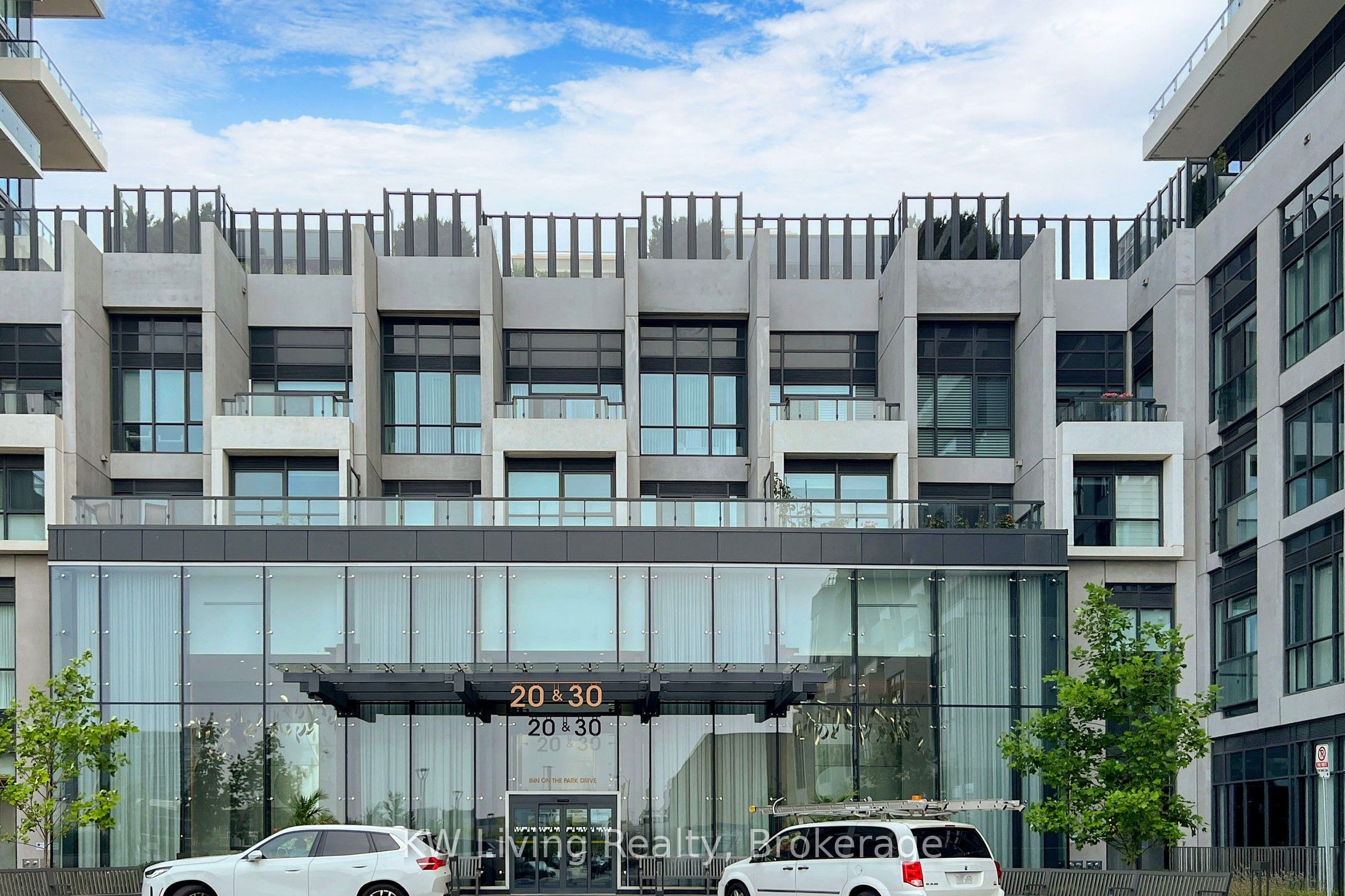 30 Inn on the Park Drive 1608, Toronto, ON M3C 0P8 photo 3