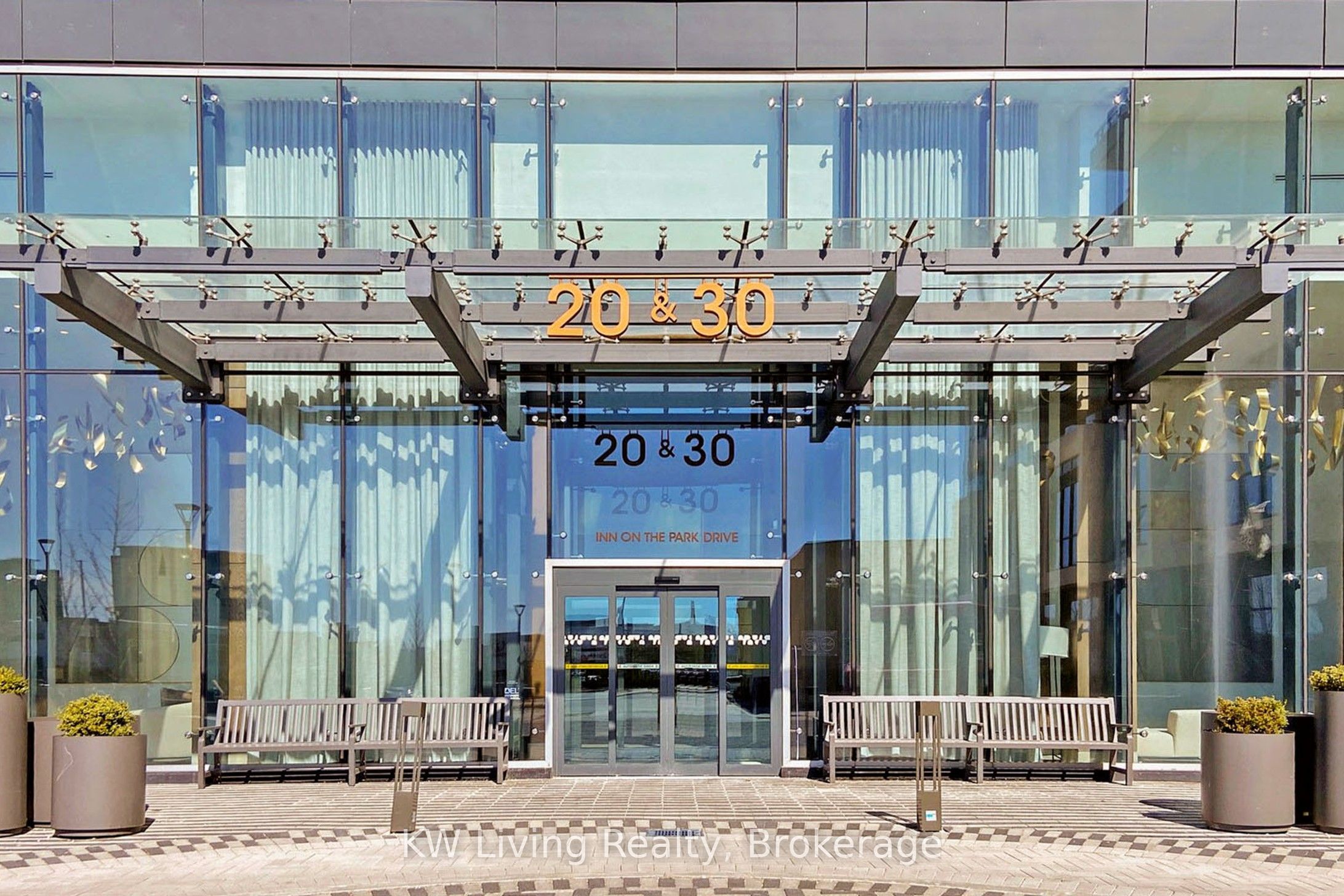 30 Inn on the Park Drive 1608, Toronto, ON M3C 0P8 photo 4