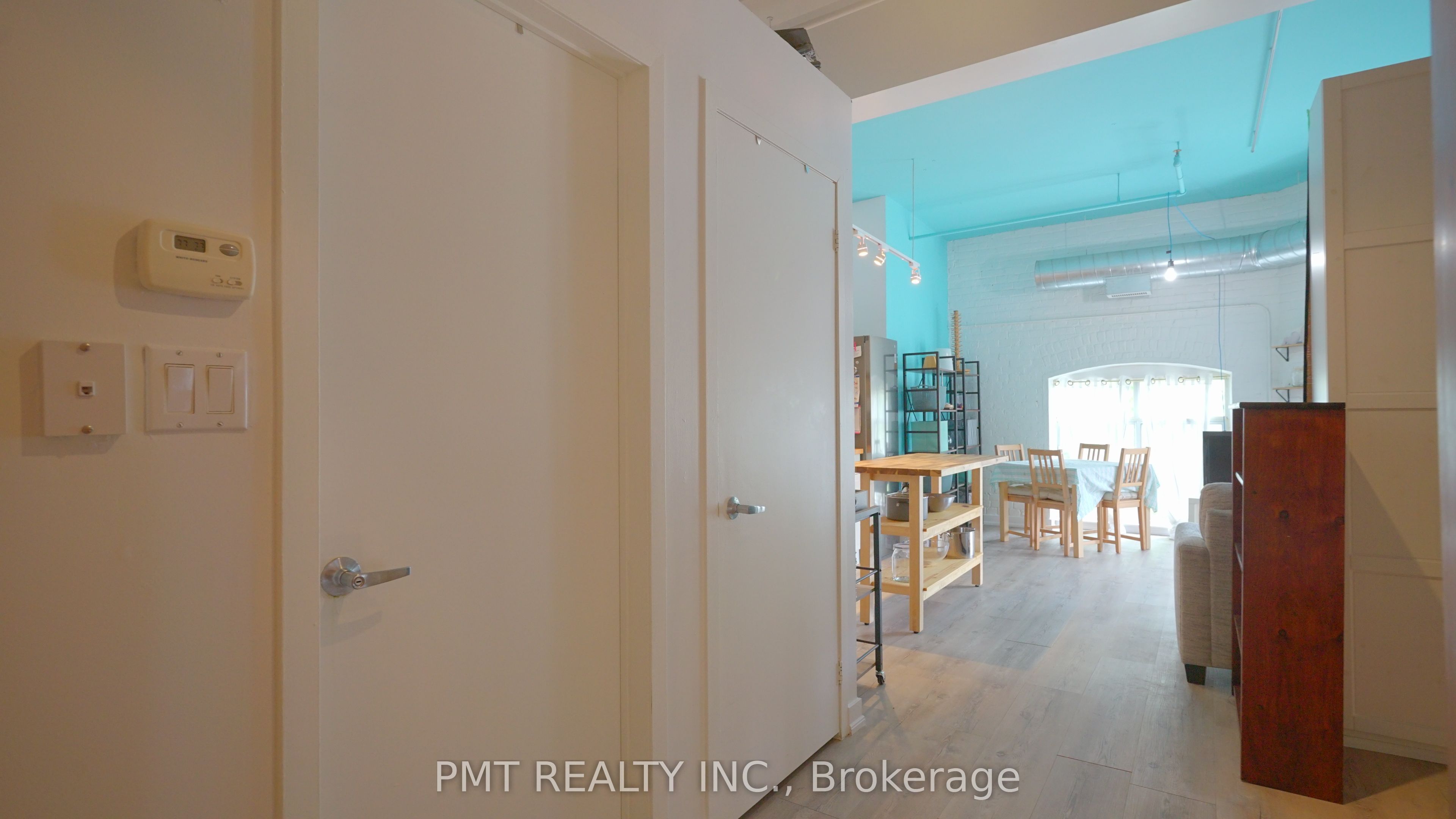 284 St Helens Avenue 124, Toronto, ON M6H 4A4 photo 3