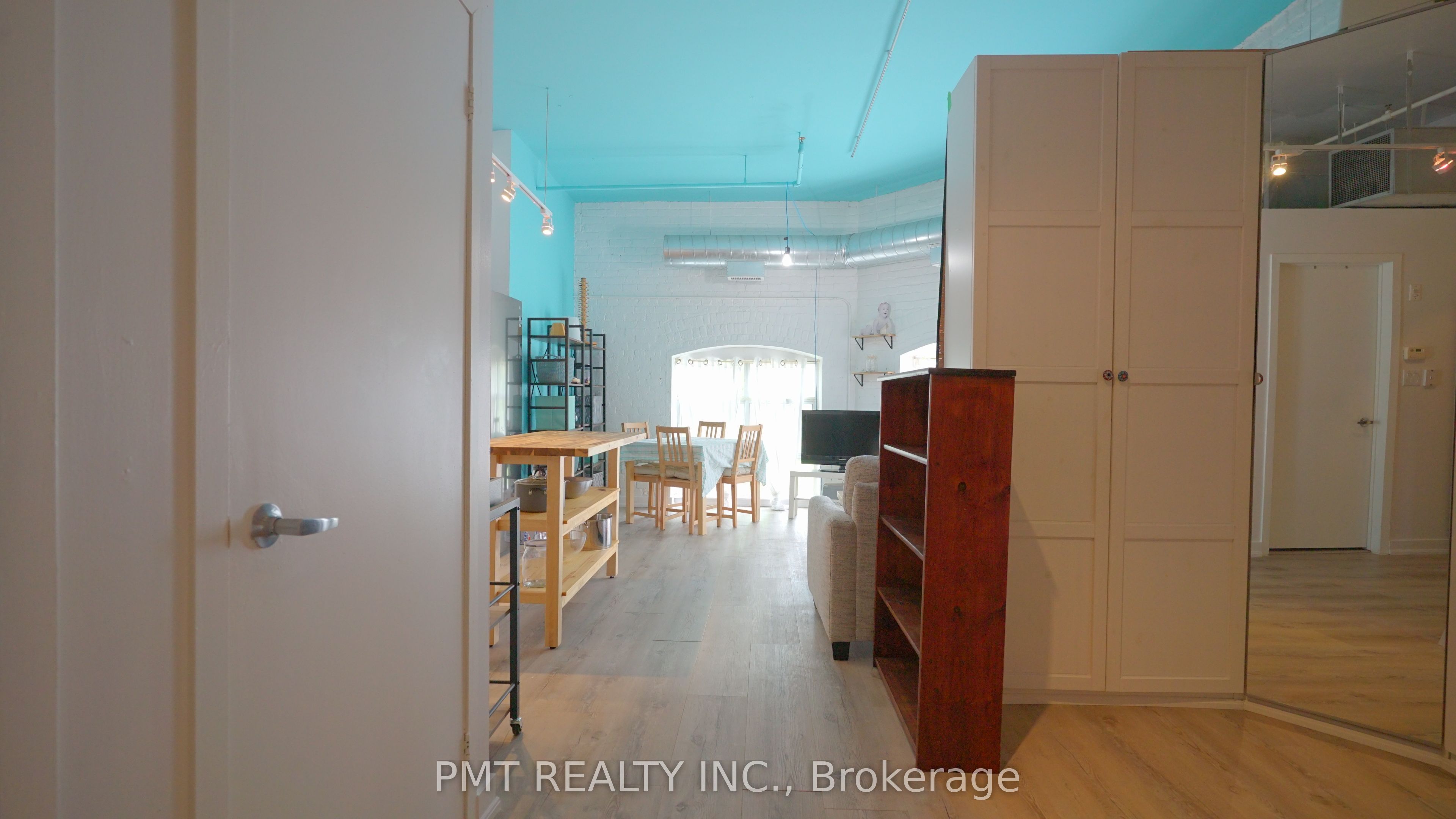 284 St Helens Avenue 124, Toronto, ON M6H 4A4 photo 4