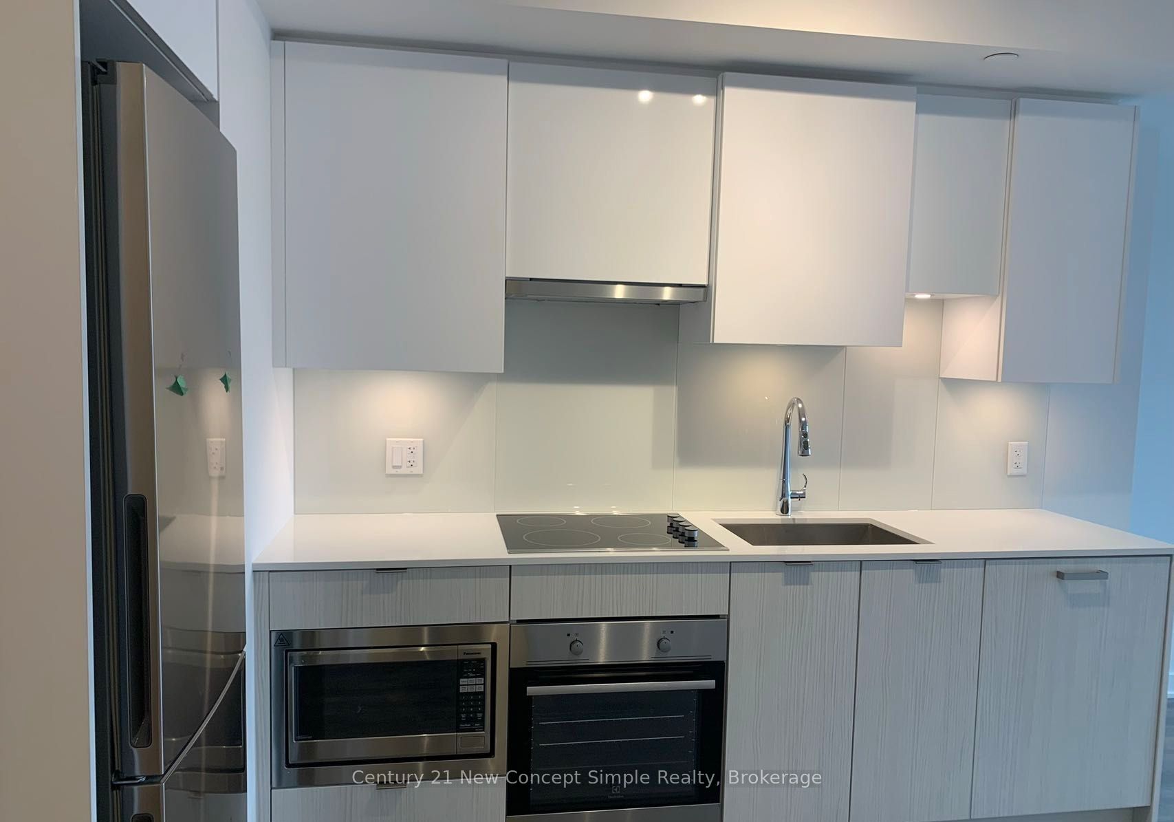 195 Redpath Avenue 3211, Toronto, ON M4P 0E4