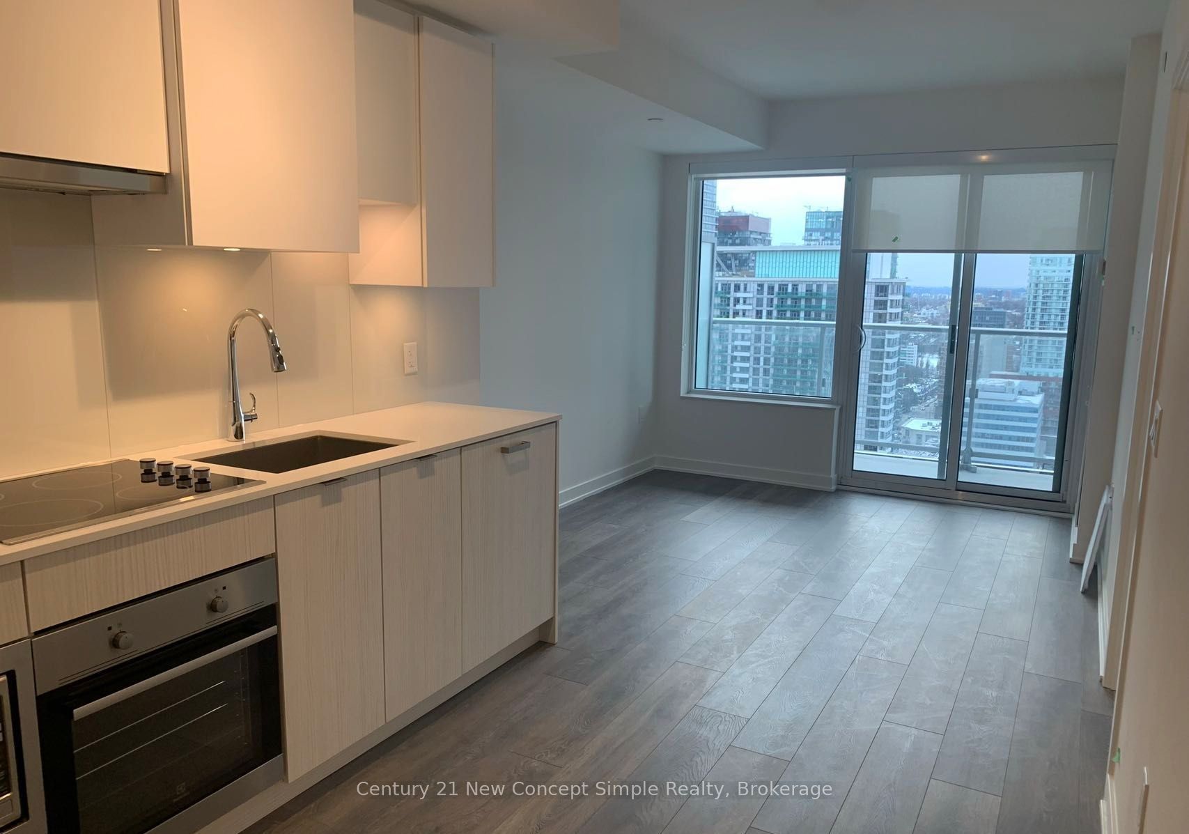 195 Redpath Avenue 3211, Toronto, ON M4P 0E4 photo 2