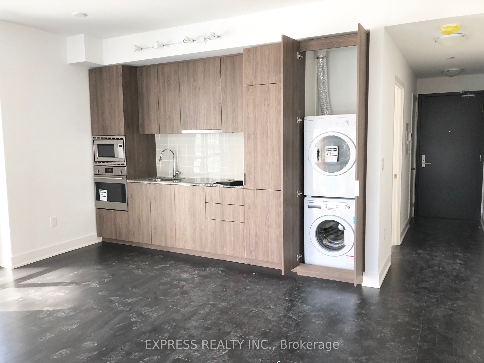 955 Bay Street 507, Toronto, ON M5S 0C6 photo 2