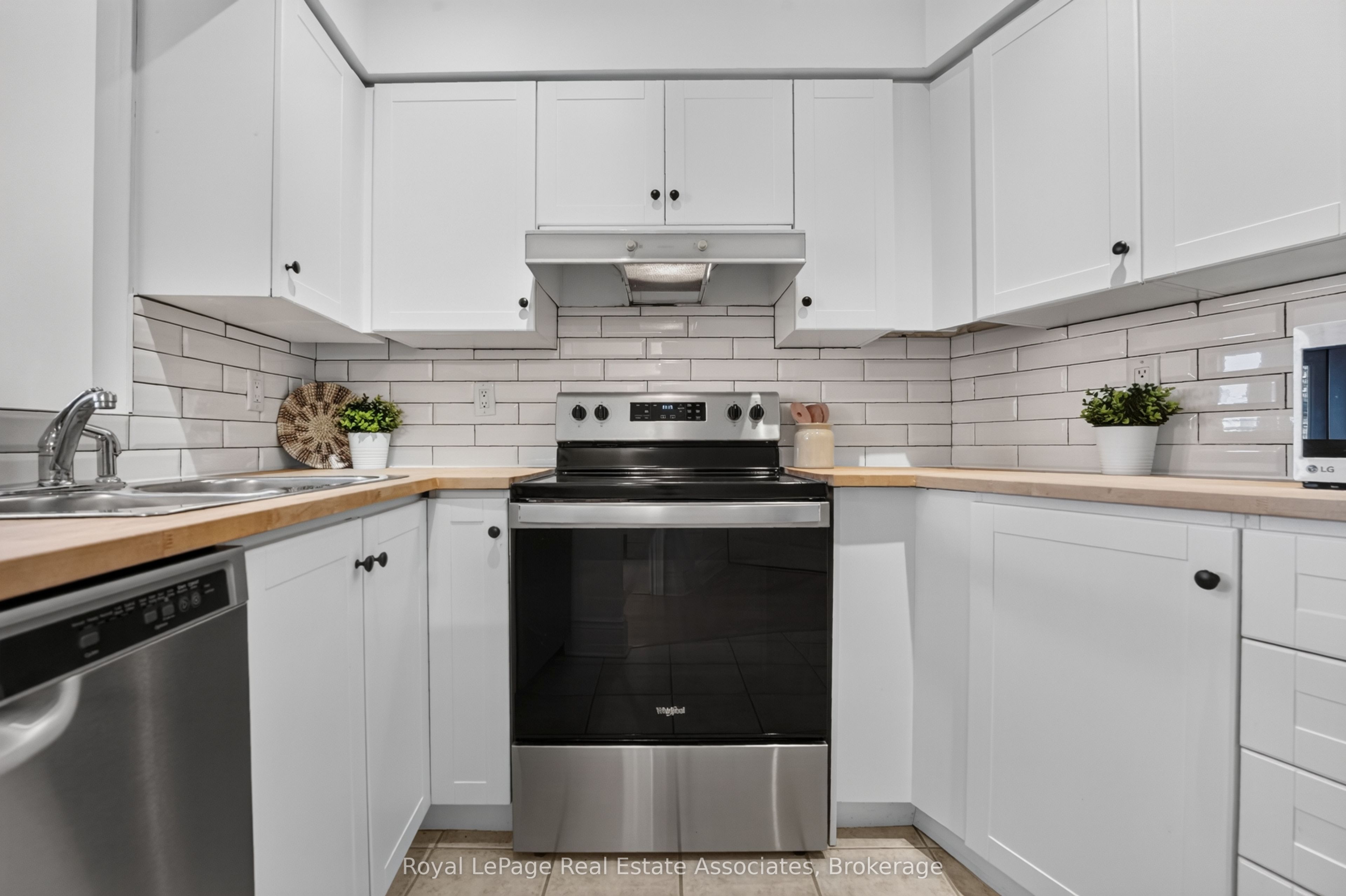 115 Richmond Street E 1006, Toronto, ON M5C 3H6 photo 3