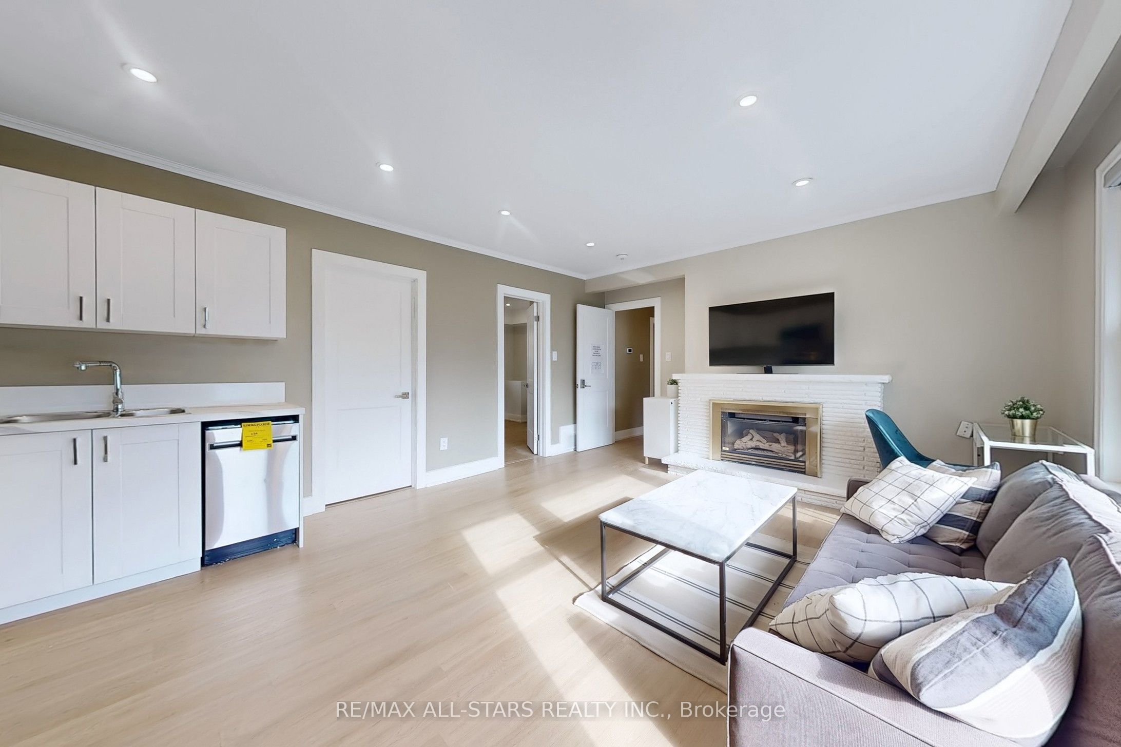 105 Betty Ann Drive, Toronto, ON M2N 1X1 photo 5