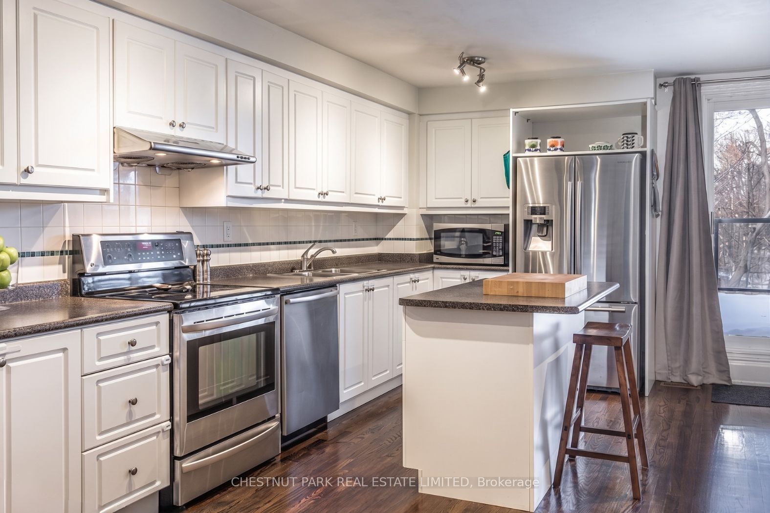 340 Keewatin Avenue Upper, Toronto, ON M4P 2A5 photo 2