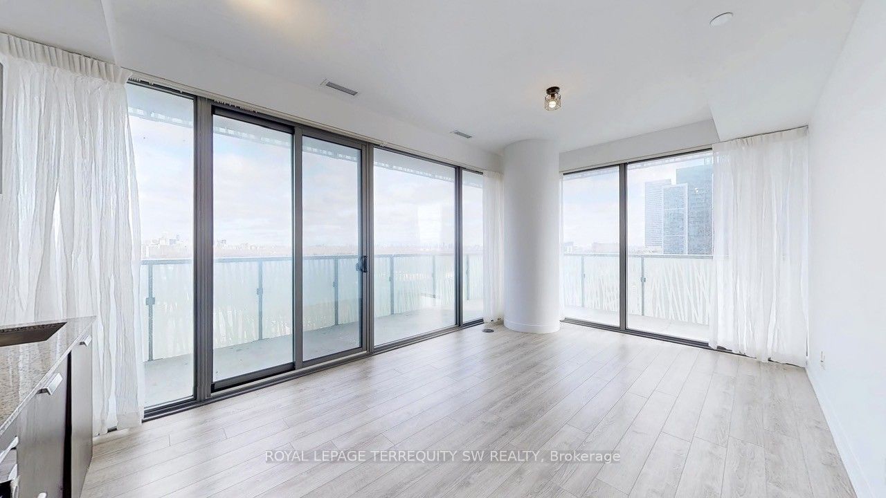 50 Charles Street E 2712, Toronto, ON M4Y 0C3 photo 2