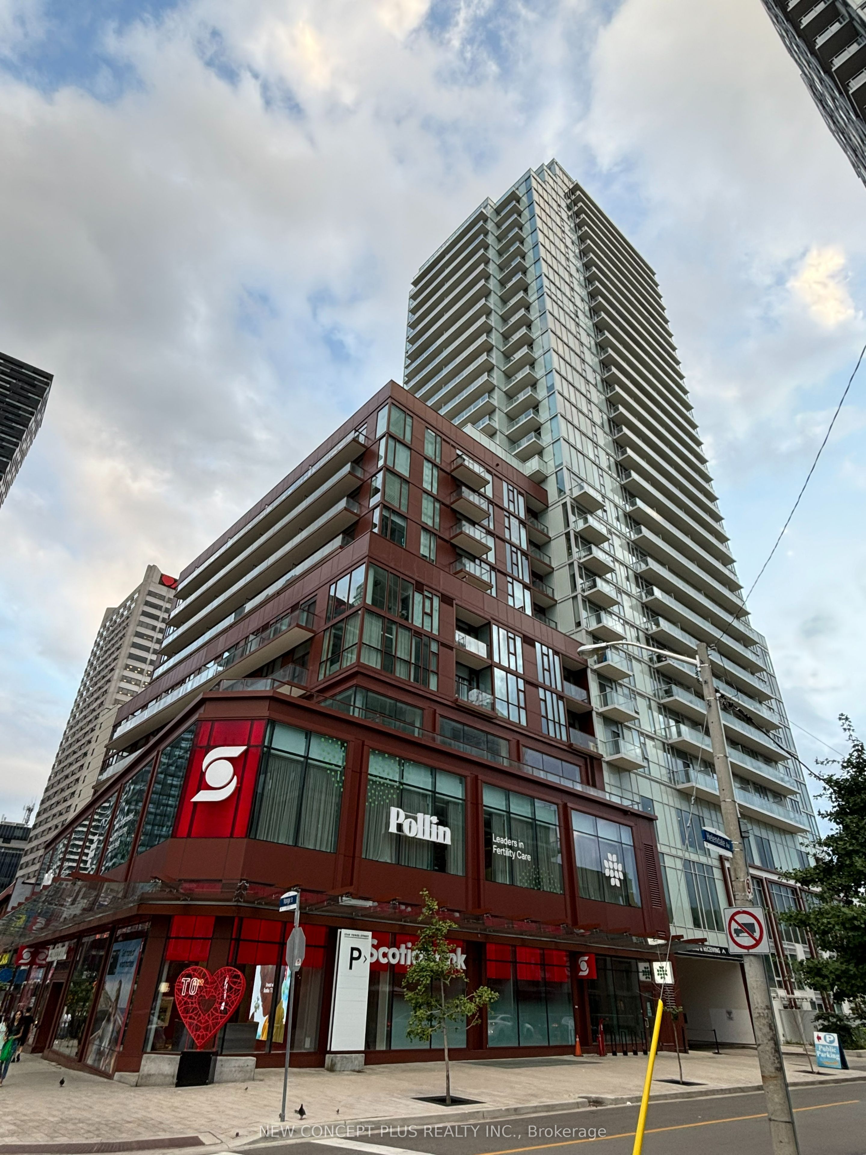 33 Helendale Avenue W 811, Toronto, ON M4R 0A4 photo 2