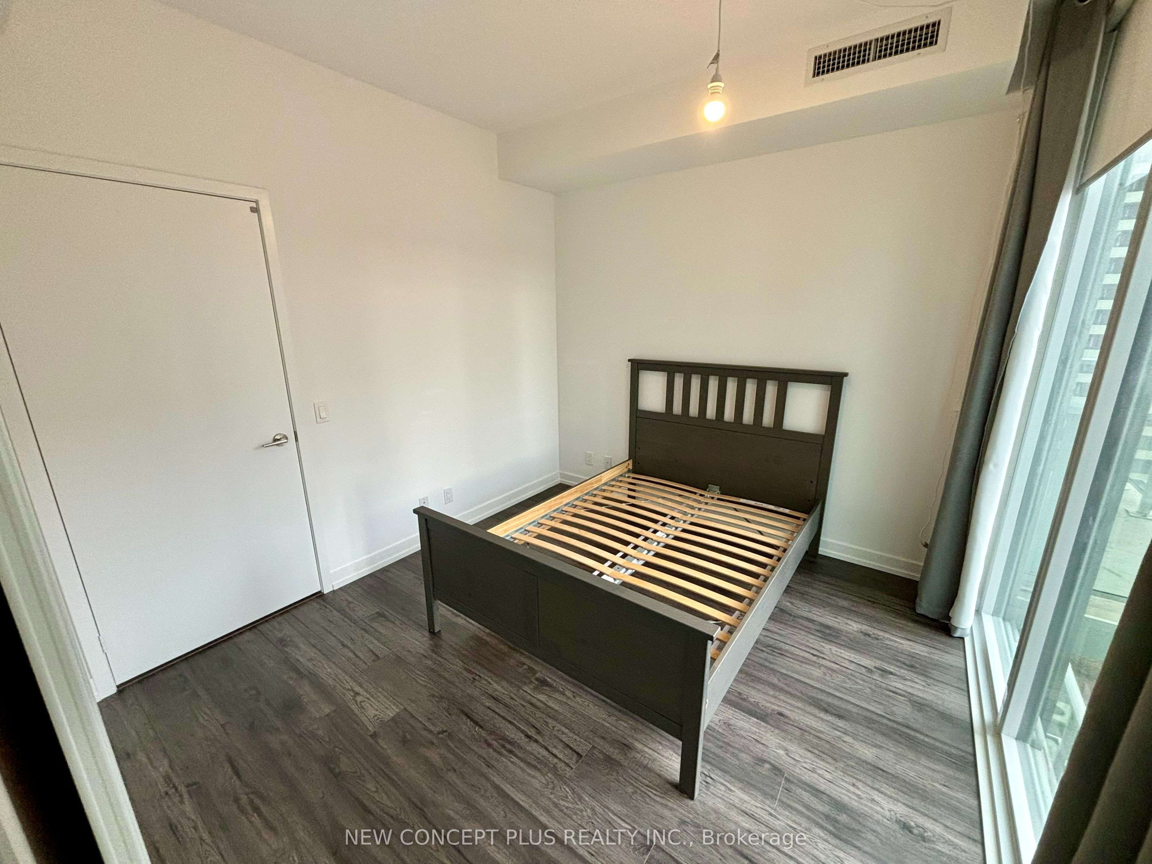 33 Helendale Avenue W 811, Toronto, ON M4R 0A4 photo 5