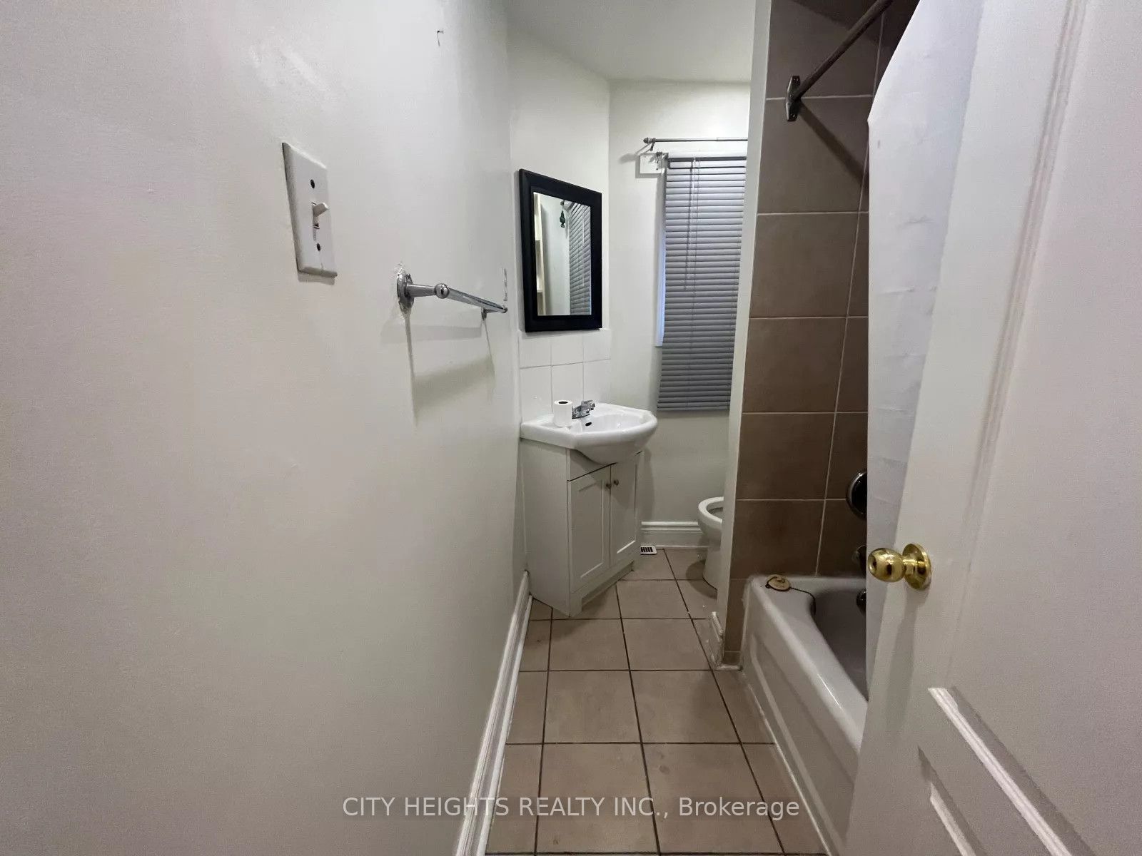 1113 Davenport Road, Toronto, ON M6G 2C3 photo 3