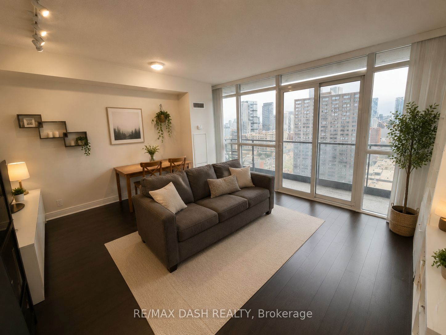 25 Carlton Street 2702, Toronto, ON M5B 1L4