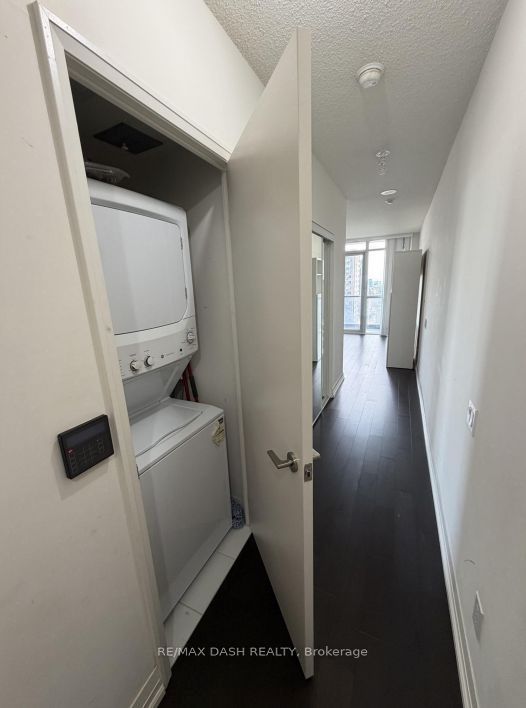 25 Carlton Street 2702, Toronto, ON M5B 1L4 photo 4