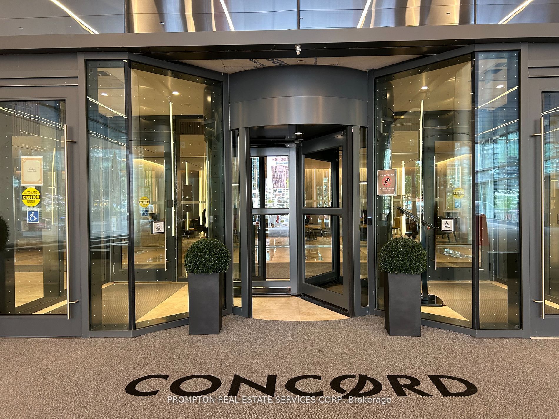 1 Concord Cityplace Way 5009, Toronto, ON M5V 0X3 photo 4
