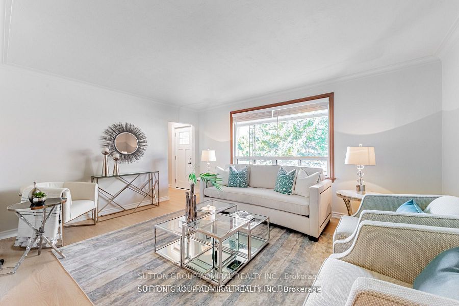 19 Tobruk Crescent Main, Toronto, ON M2M 3B3 photo 5