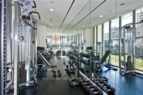 33 Charles Street E 2405, Toronto, ON M4Y 0A2 photo 5